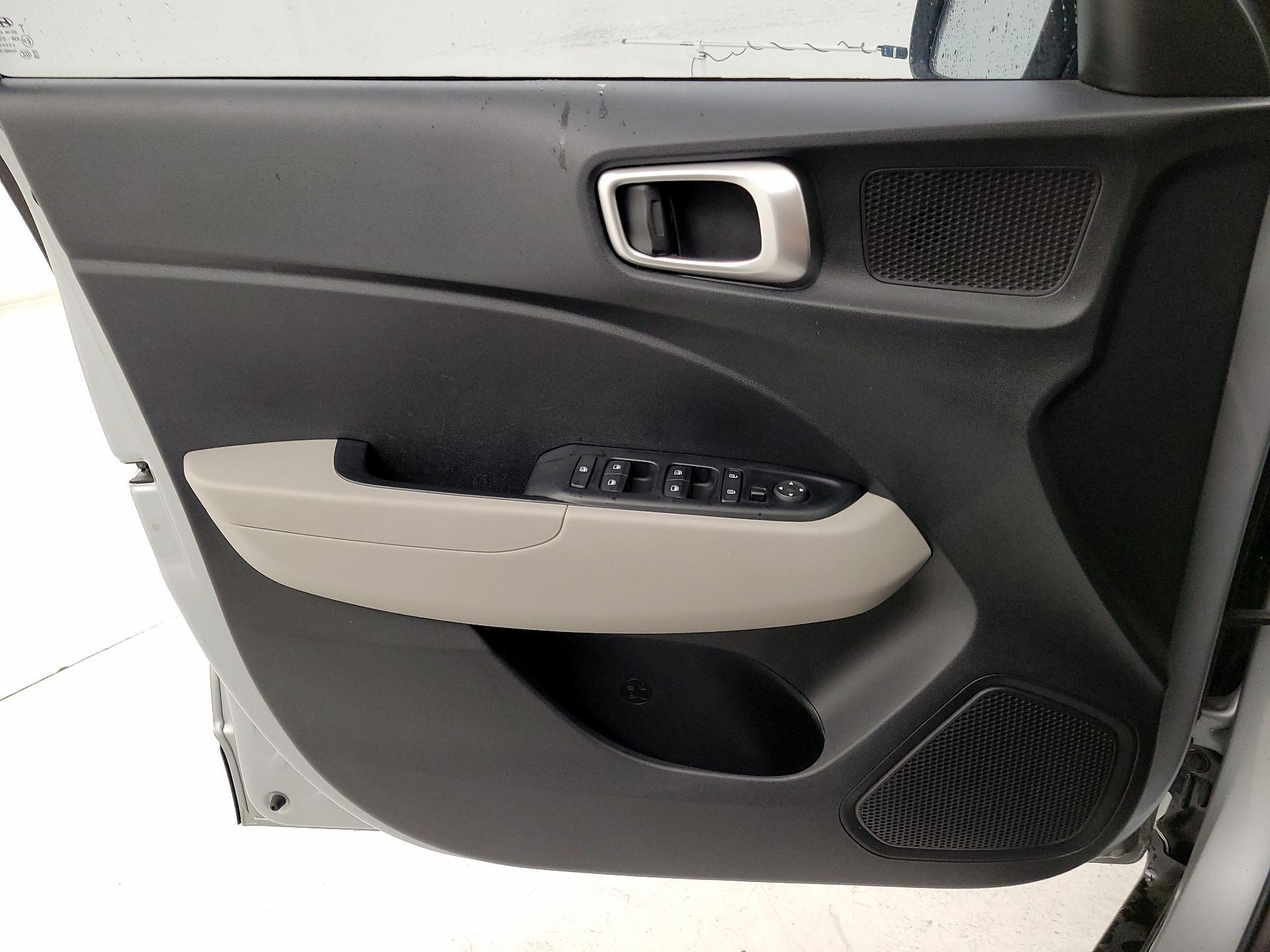 Thumbnail: 2023 Hyundai Venue - 12