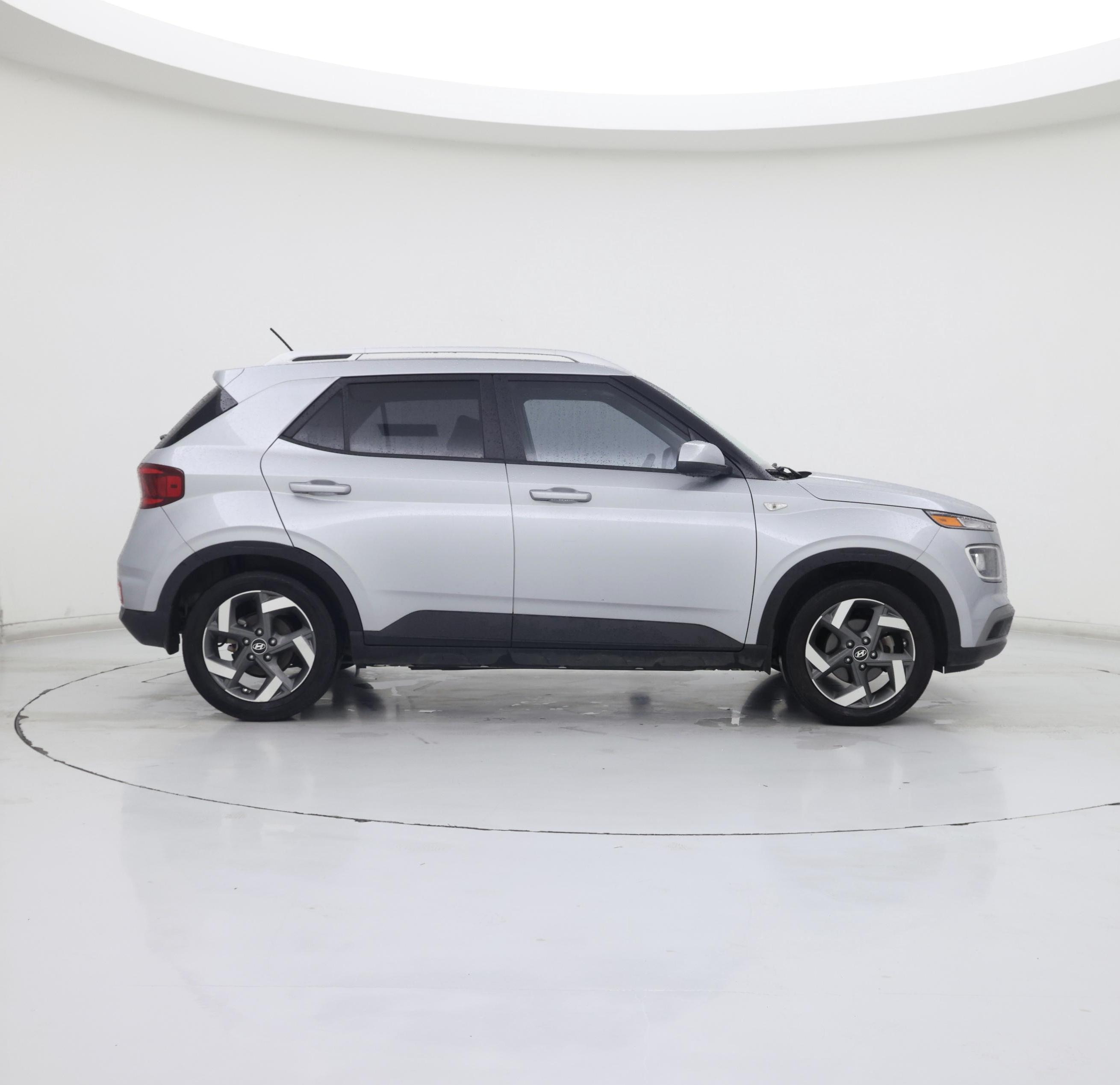 Thumbnail: 2023 Hyundai Venue - 7