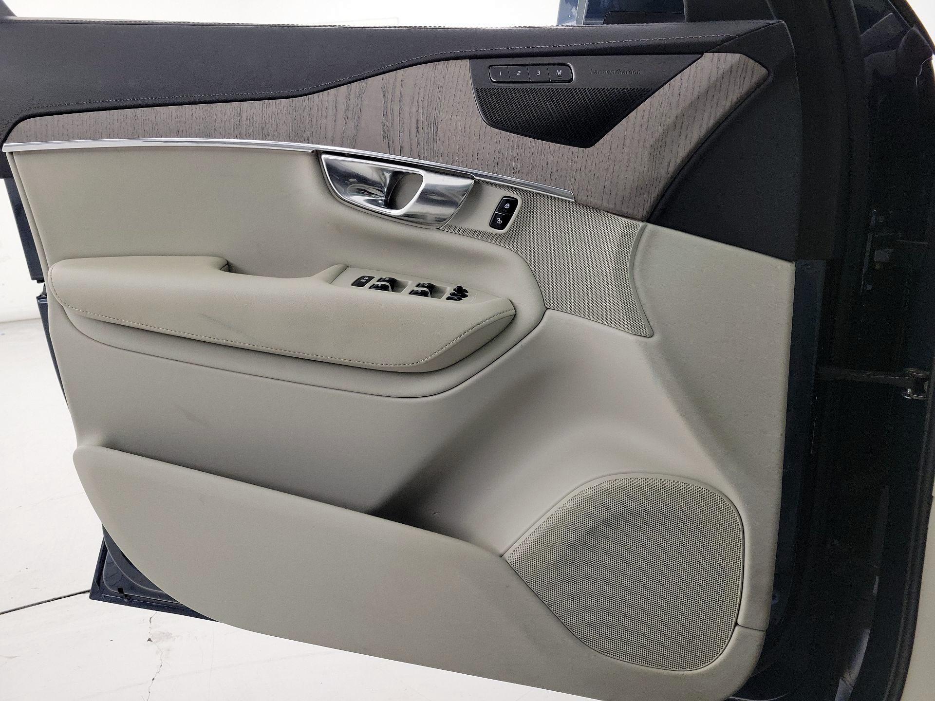 Thumbnail: 2022 Volvo XC90 - 12