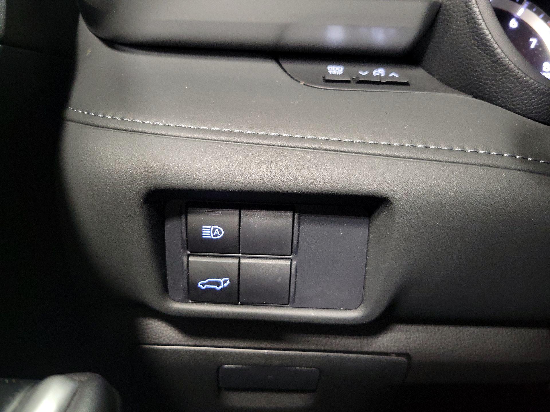 Thumbnail: 2021 Toyota Highlander - 13