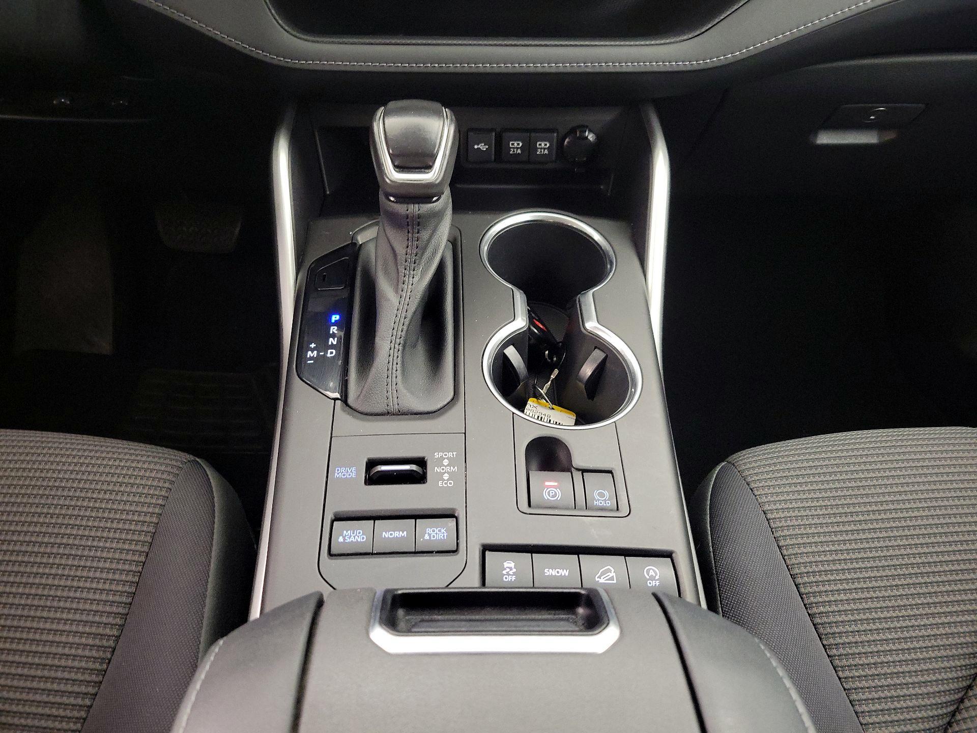 Thumbnail: 2021 Toyota Highlander - 17