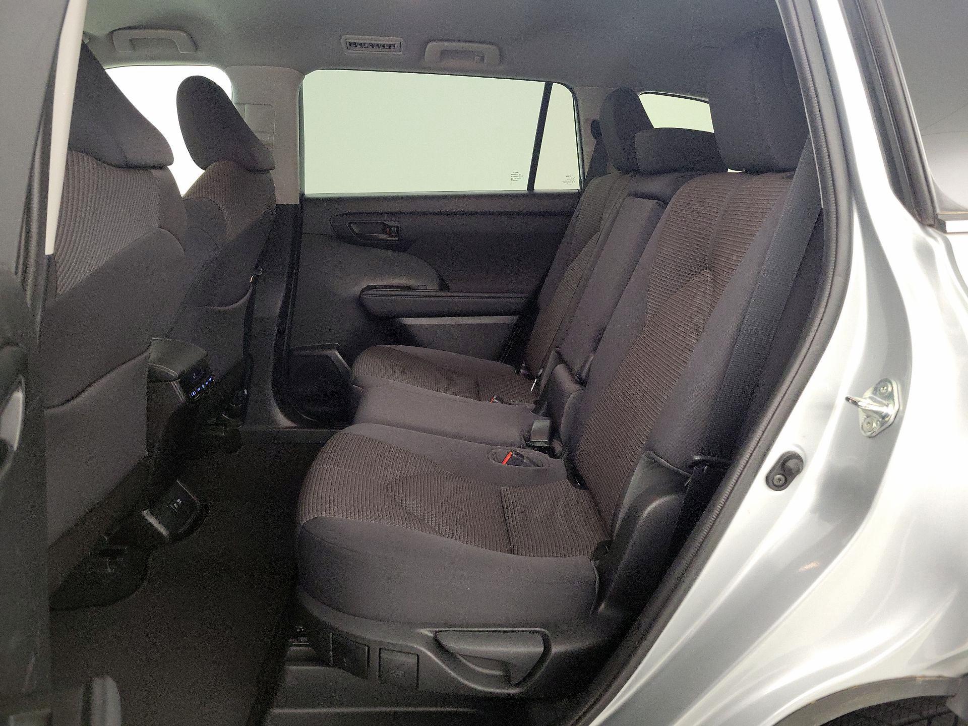 Thumbnail: 2021 Toyota Highlander - 18