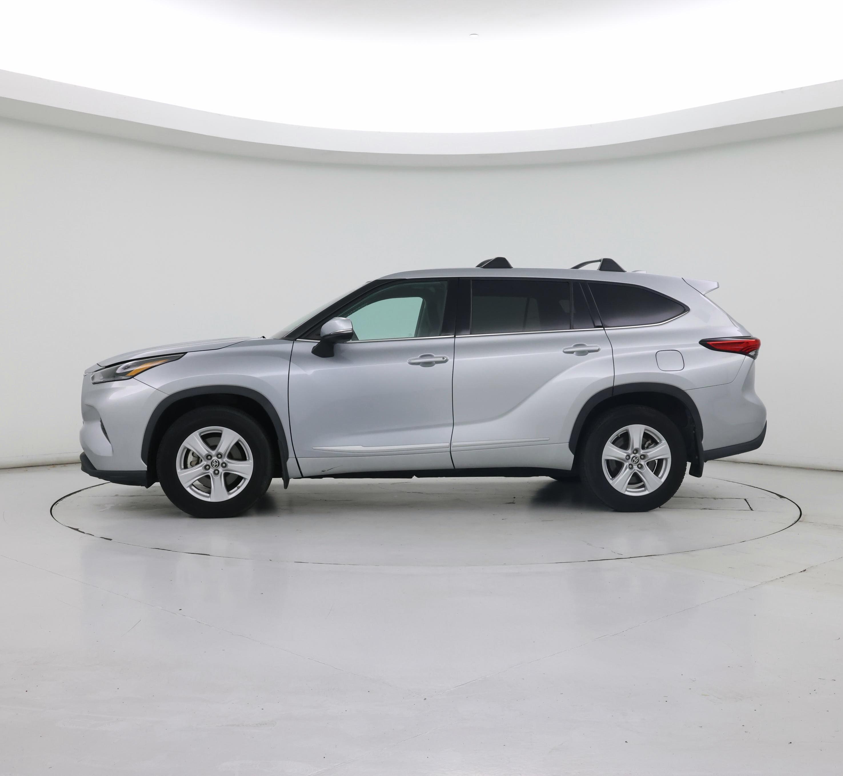 Thumbnail: 2021 Toyota Highlander - 3