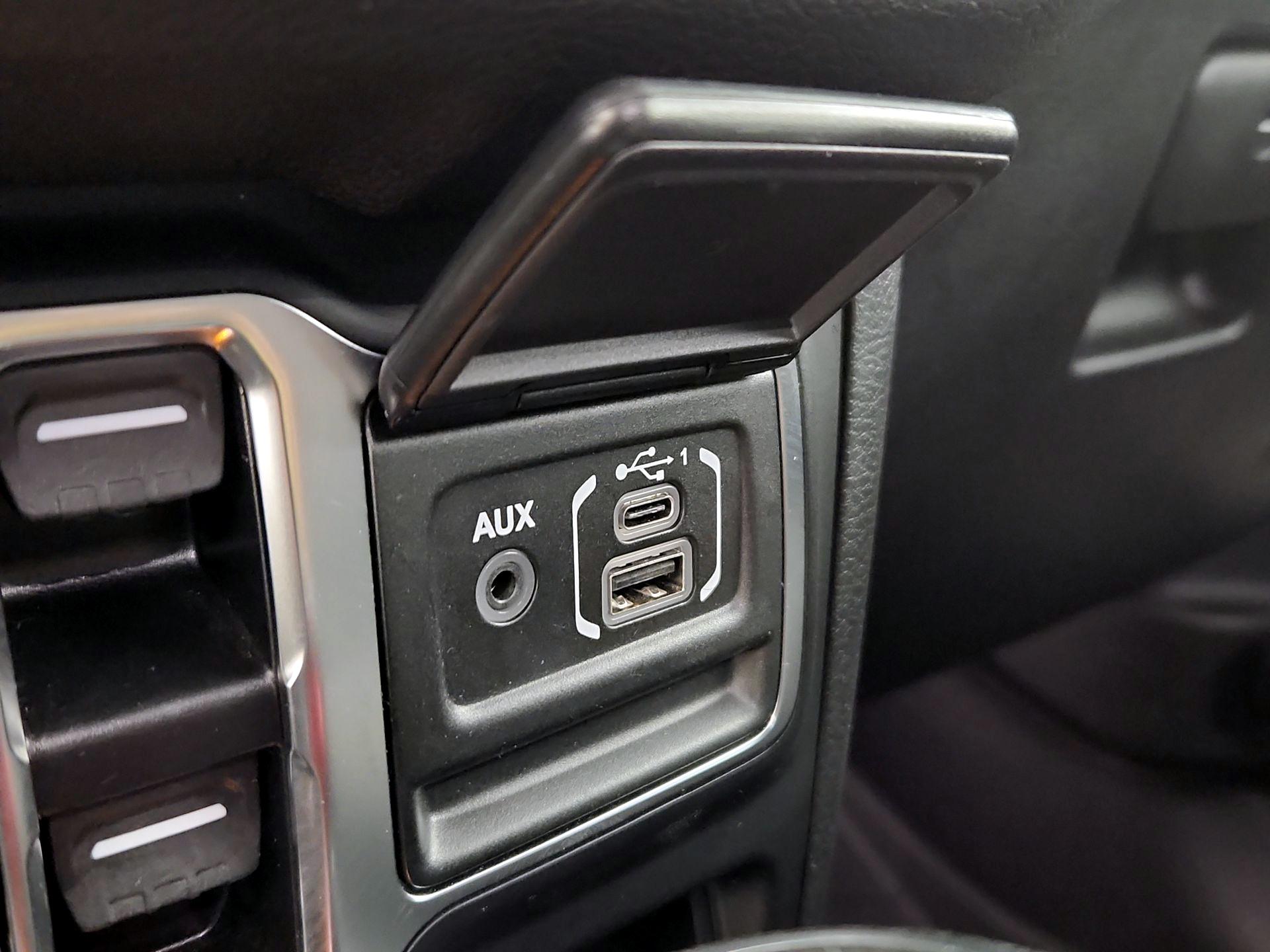 Thumbnail: 2024 Jeep Wrangler - 18