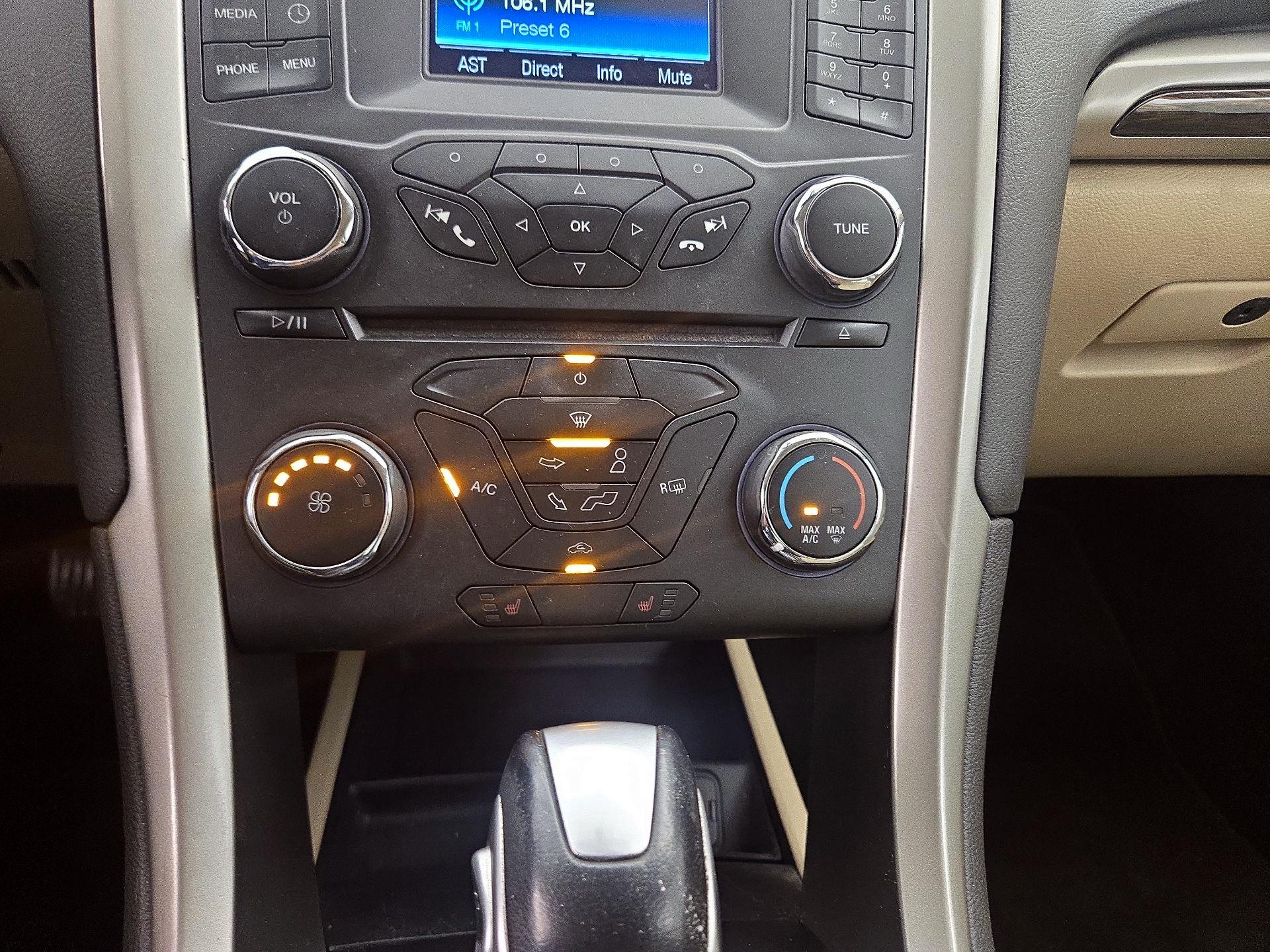 Thumbnail: 2015 Ford Fusion - 16