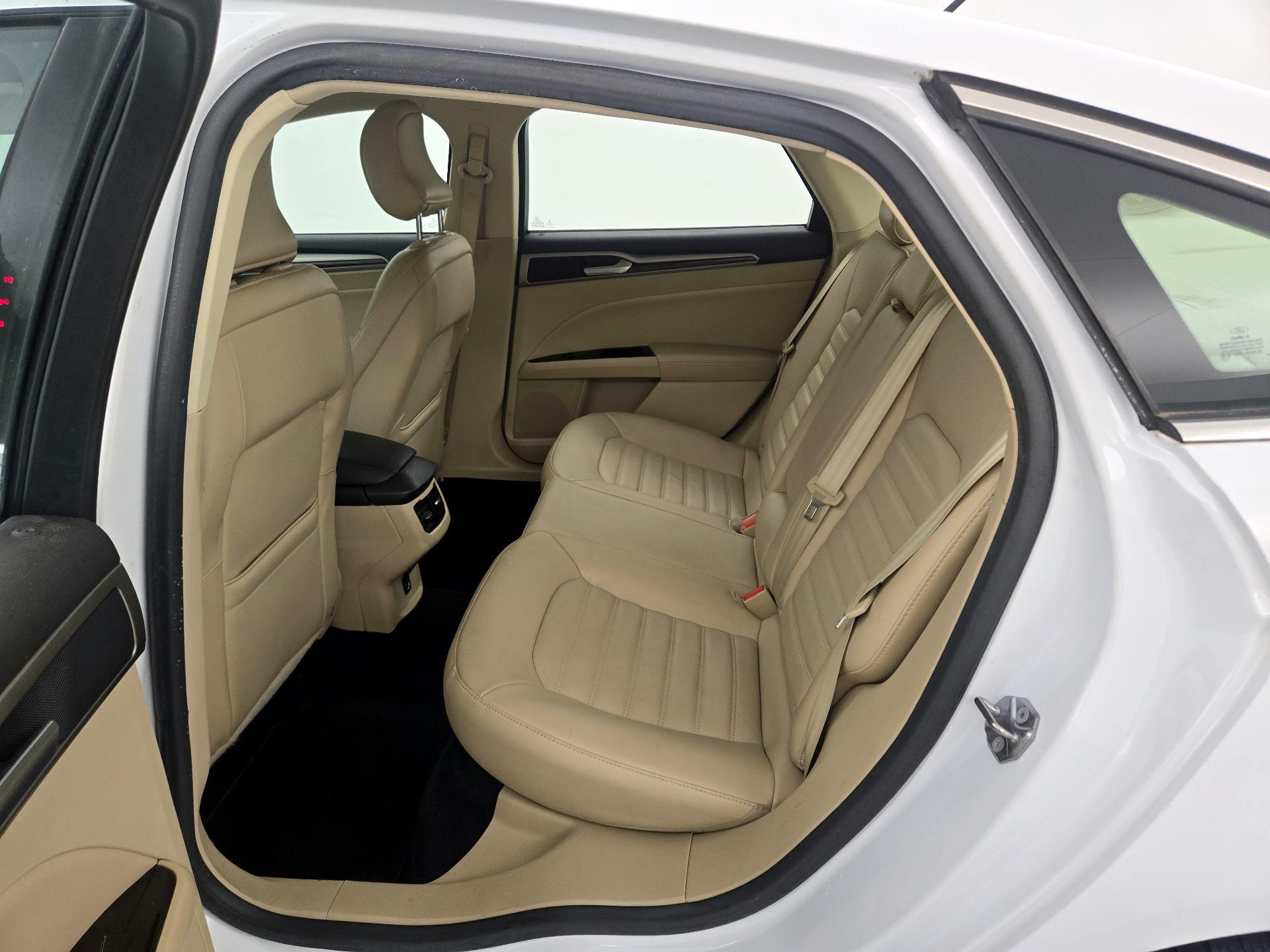 Thumbnail: 2015 Ford Fusion - 19