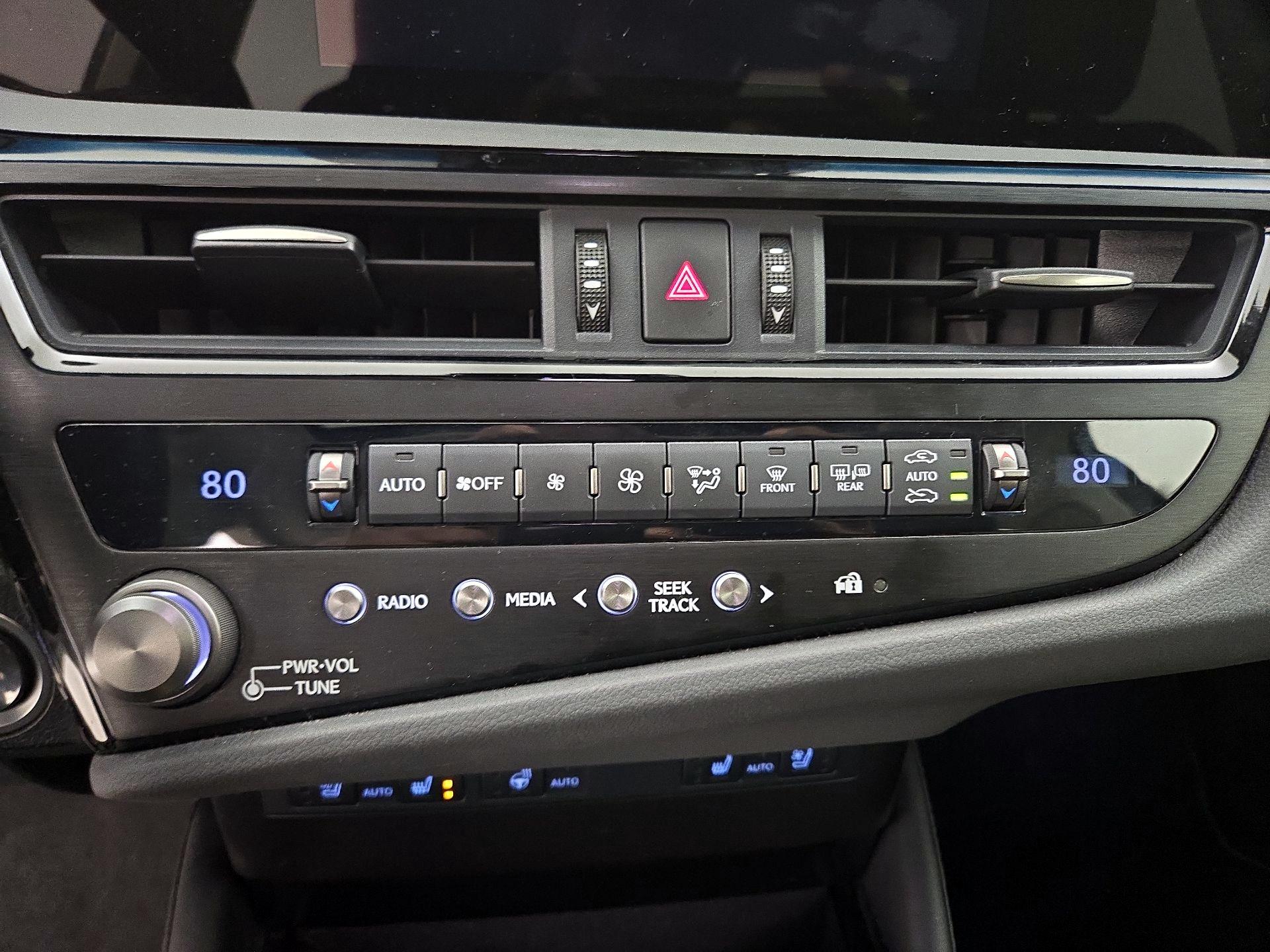 Thumbnail: 2025 Lexus ES - 16