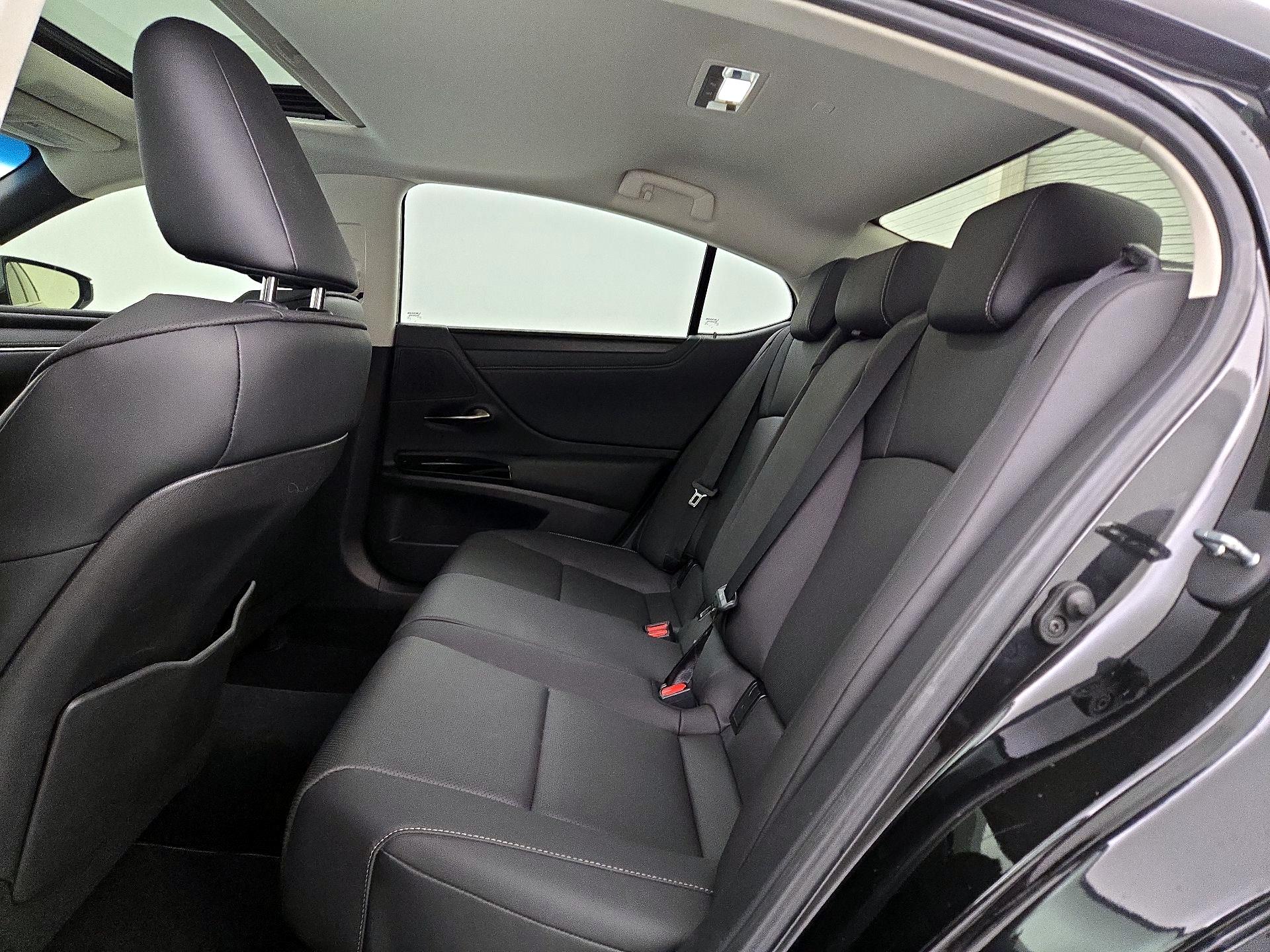 Thumbnail: 2025 Lexus ES - 20