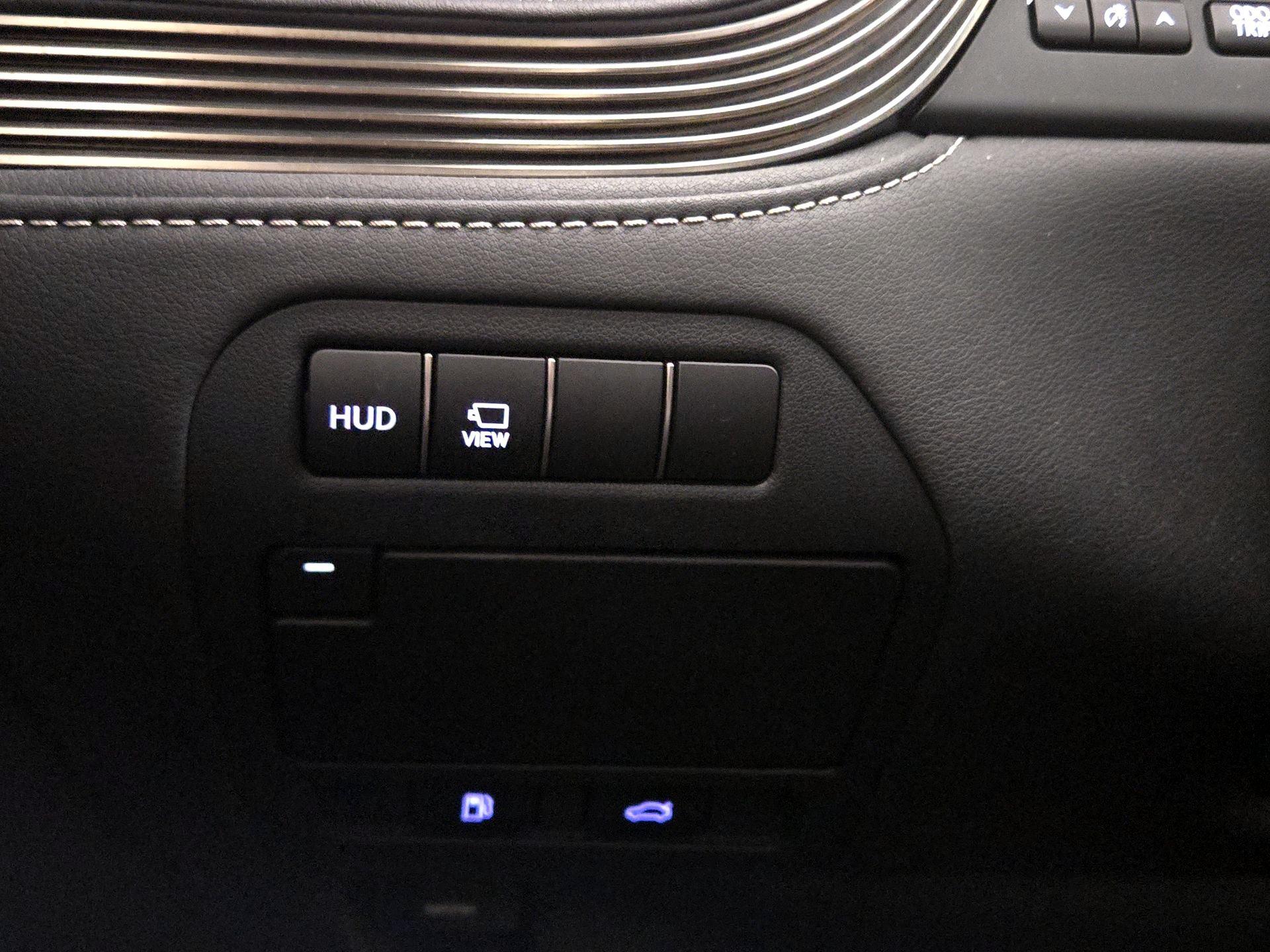 Thumbnail: 2020 Lexus LS - 13