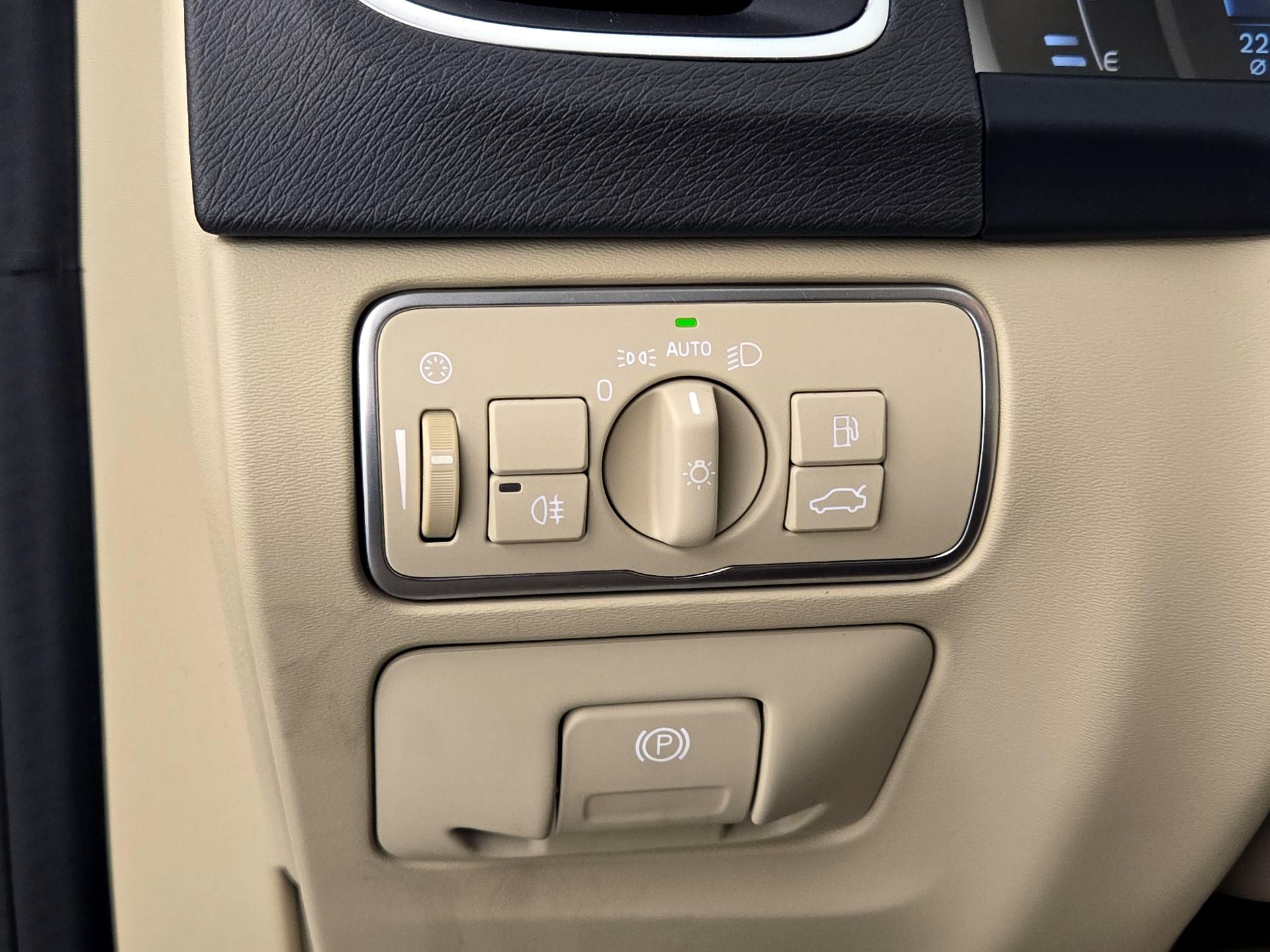 Thumbnail: 2015 Volvo S60 - 13