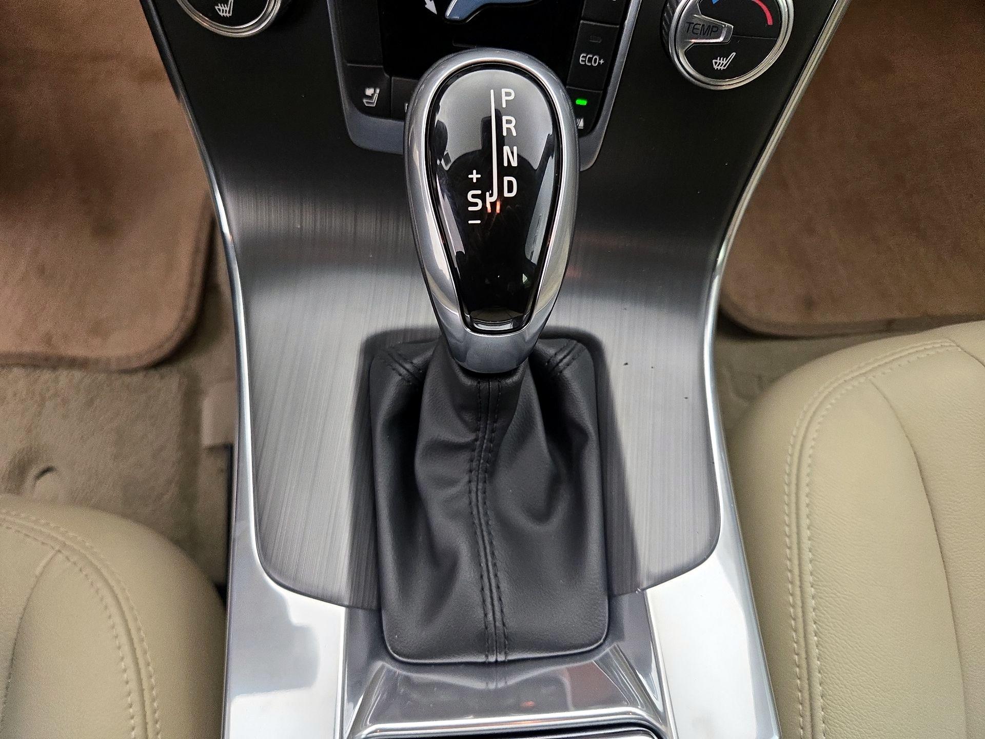 Thumbnail: 2015 Volvo S60 - 17