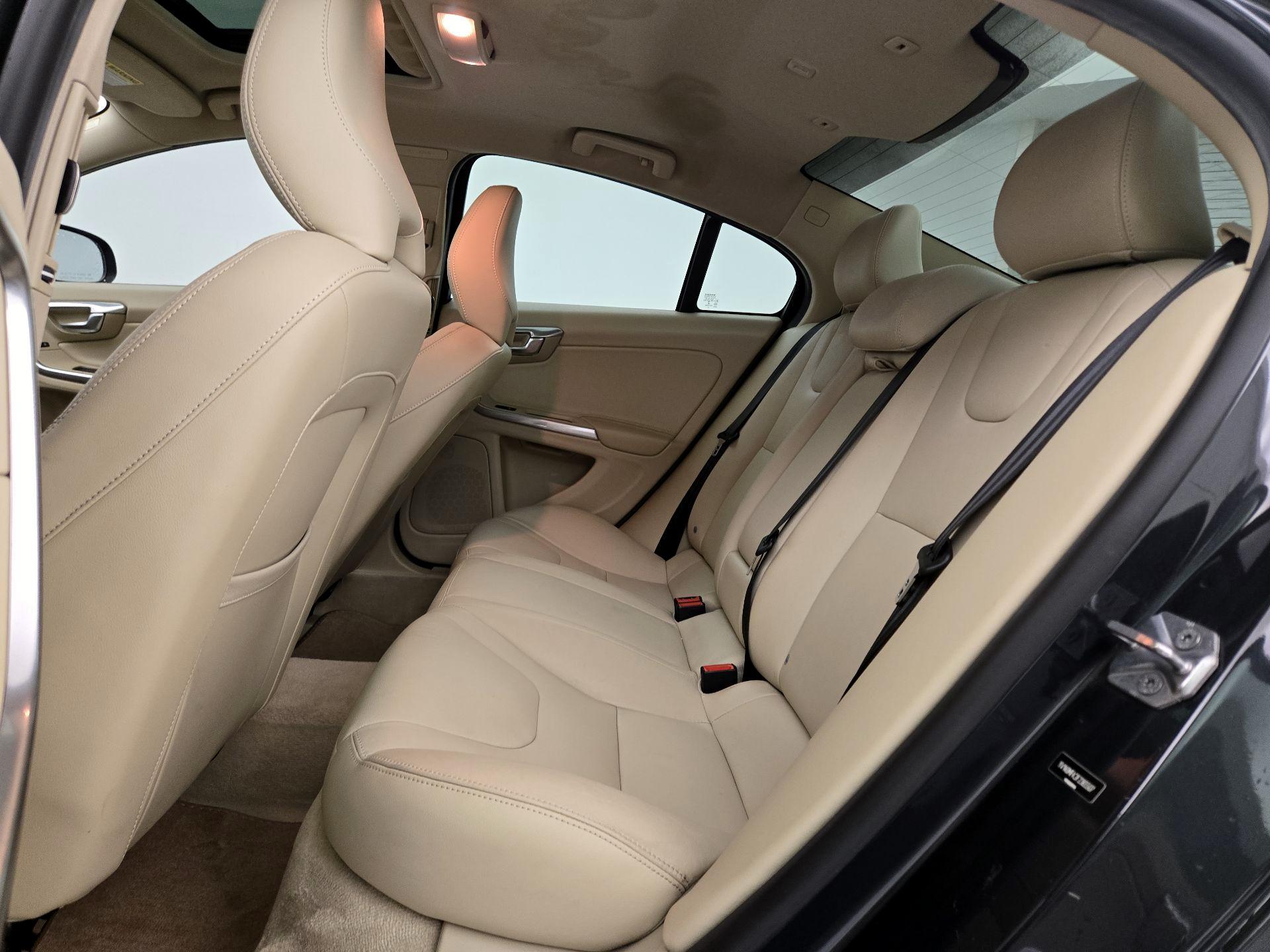 Thumbnail: 2015 Volvo S60 - 20