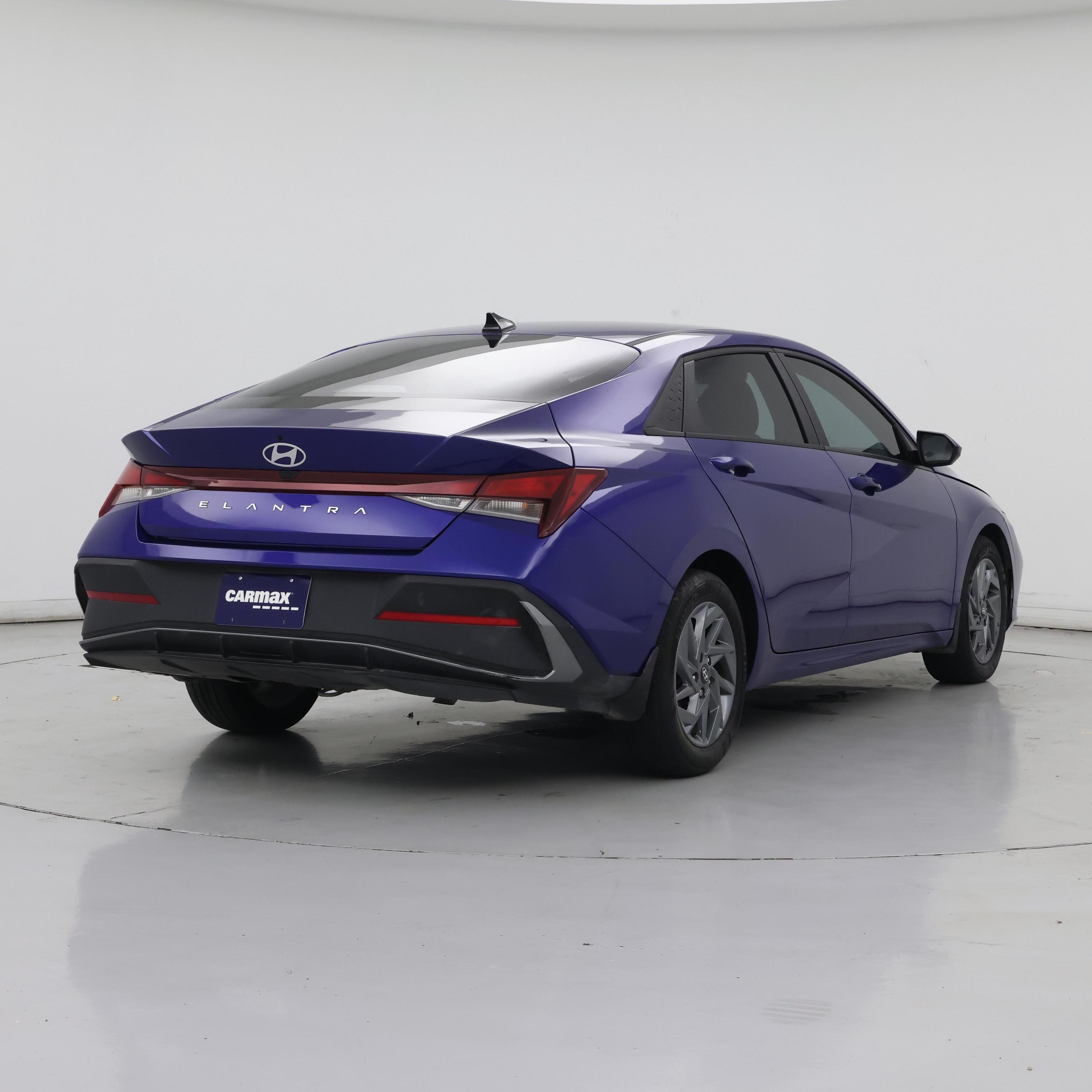 Thumbnail: 2024 Hyundai Elantra - 8