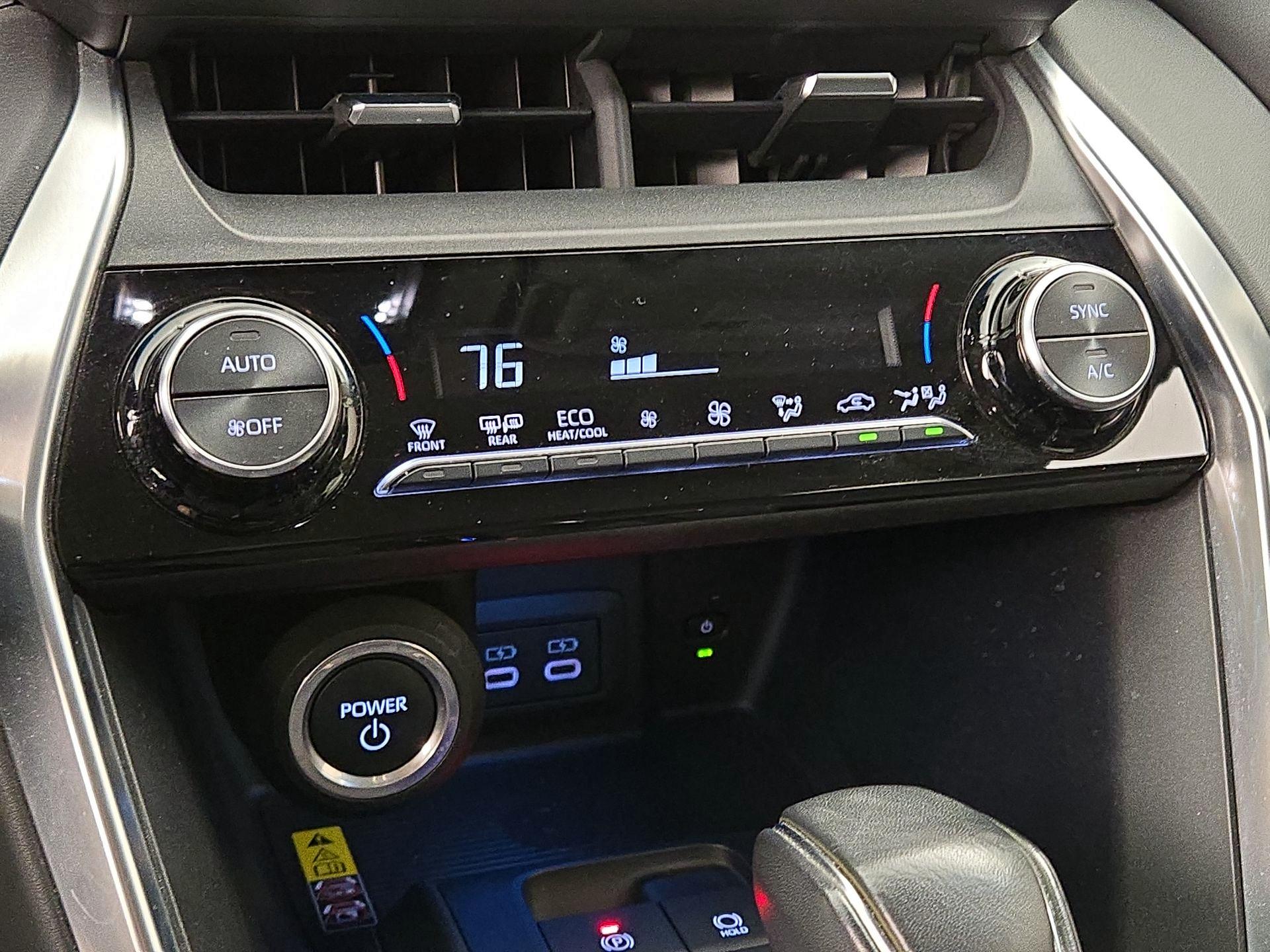 Thumbnail: 2023 Toyota Venza - 16