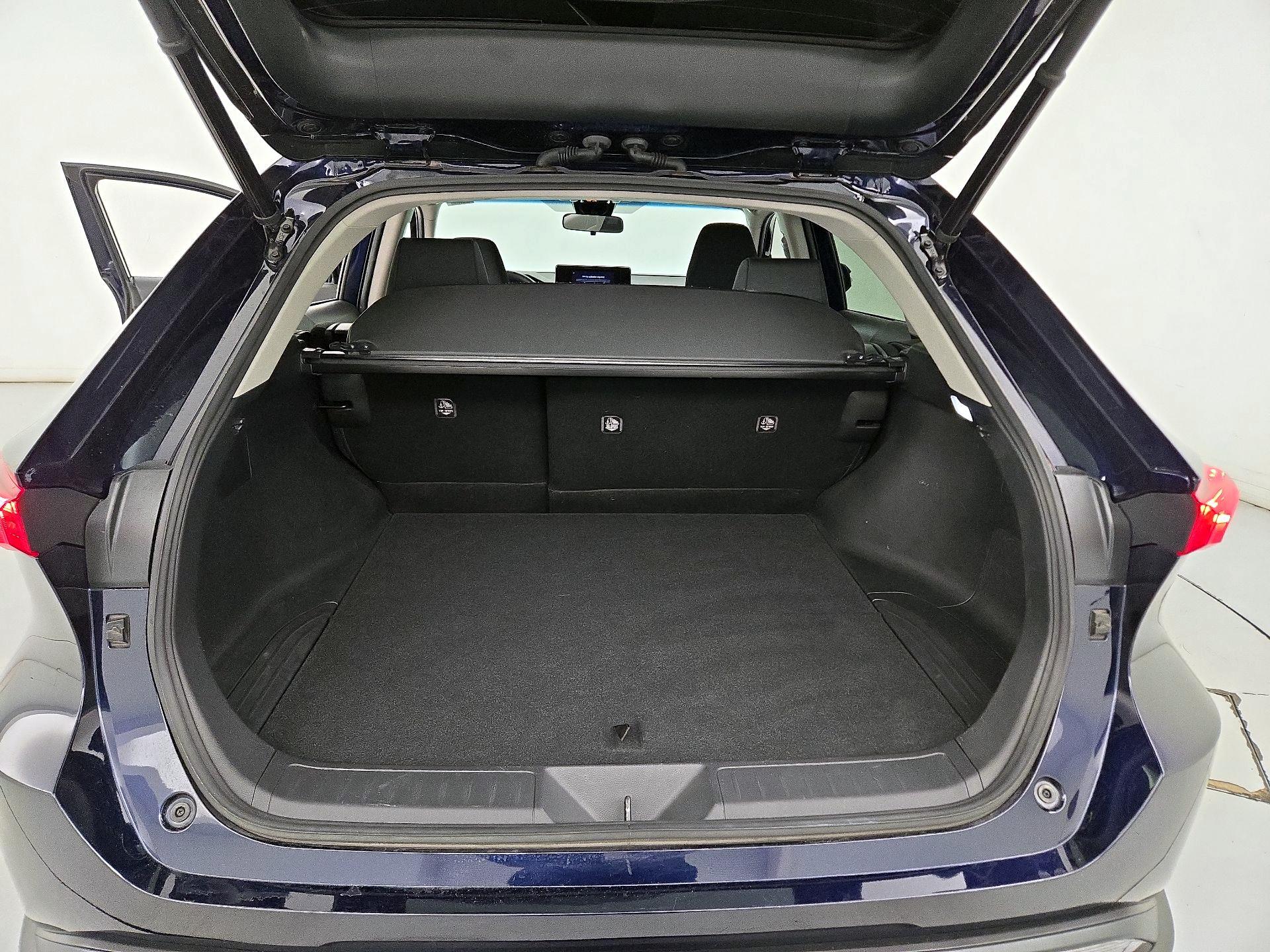 Thumbnail: 2023 Toyota Venza - 20