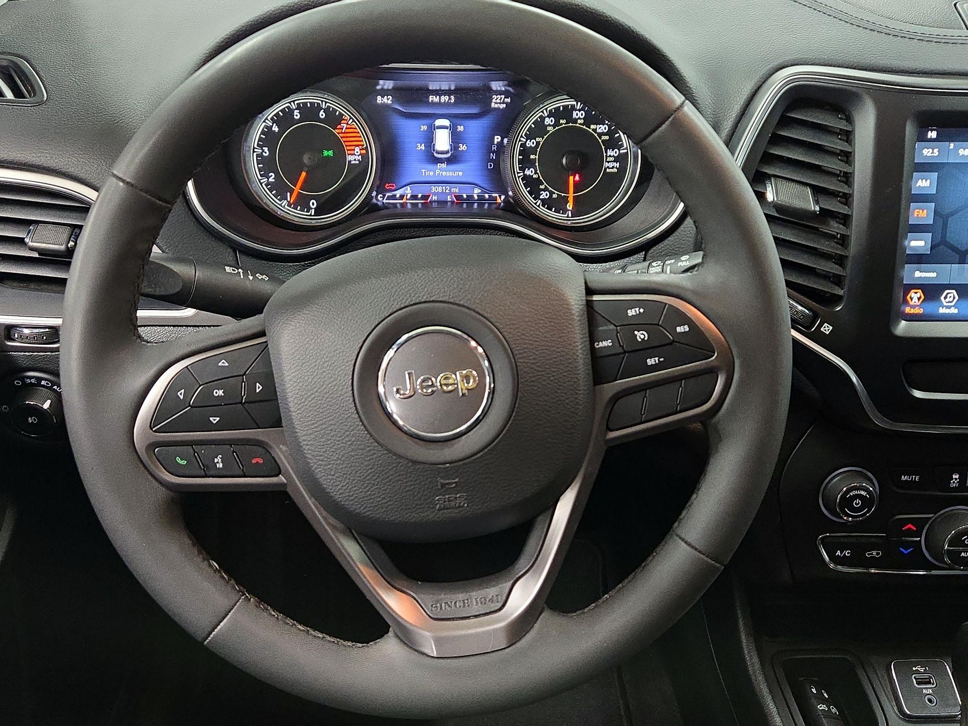 Thumbnail: 2022 Jeep Cherokee - 10