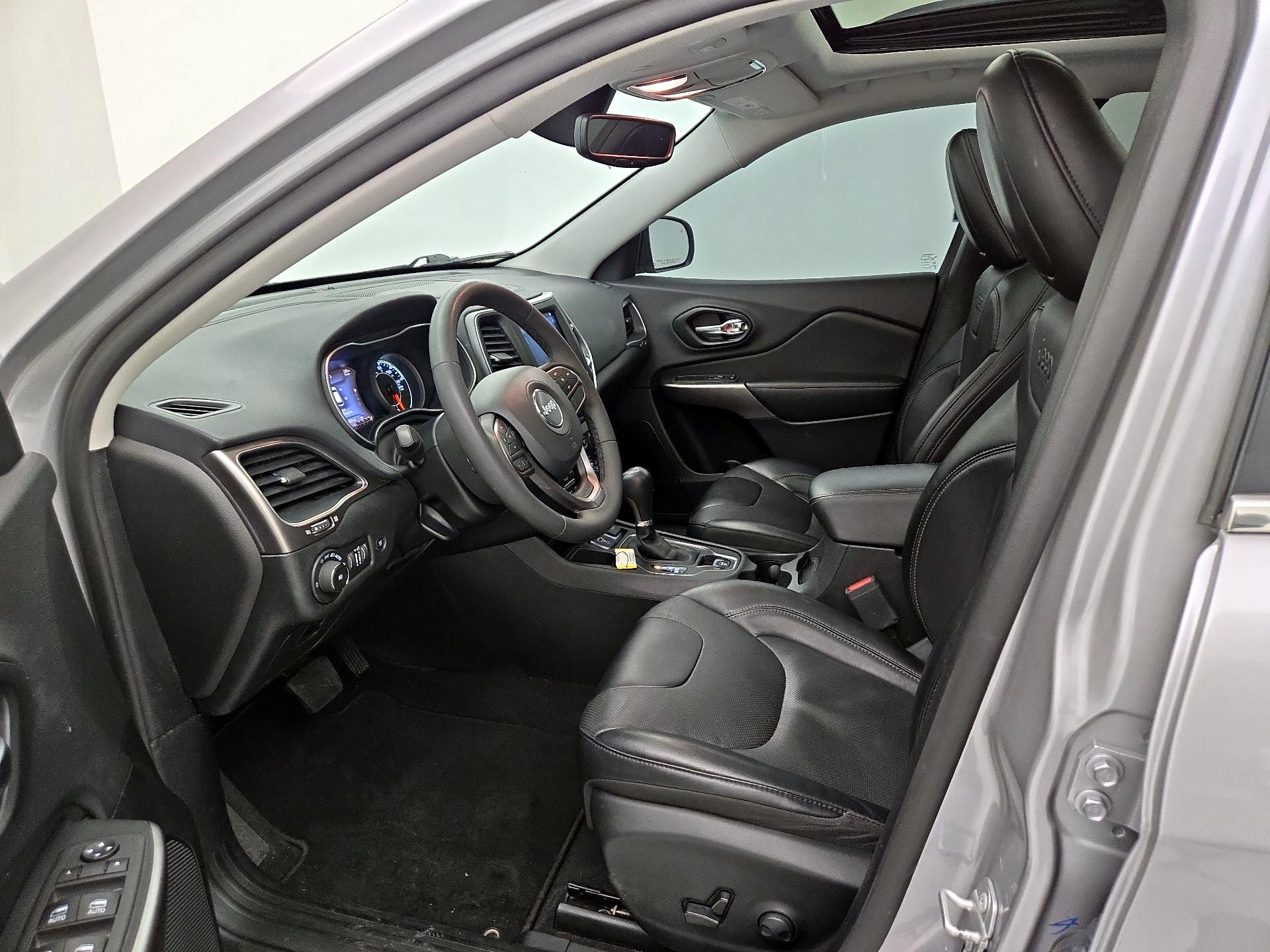 Thumbnail: 2022 Jeep Cherokee - 11