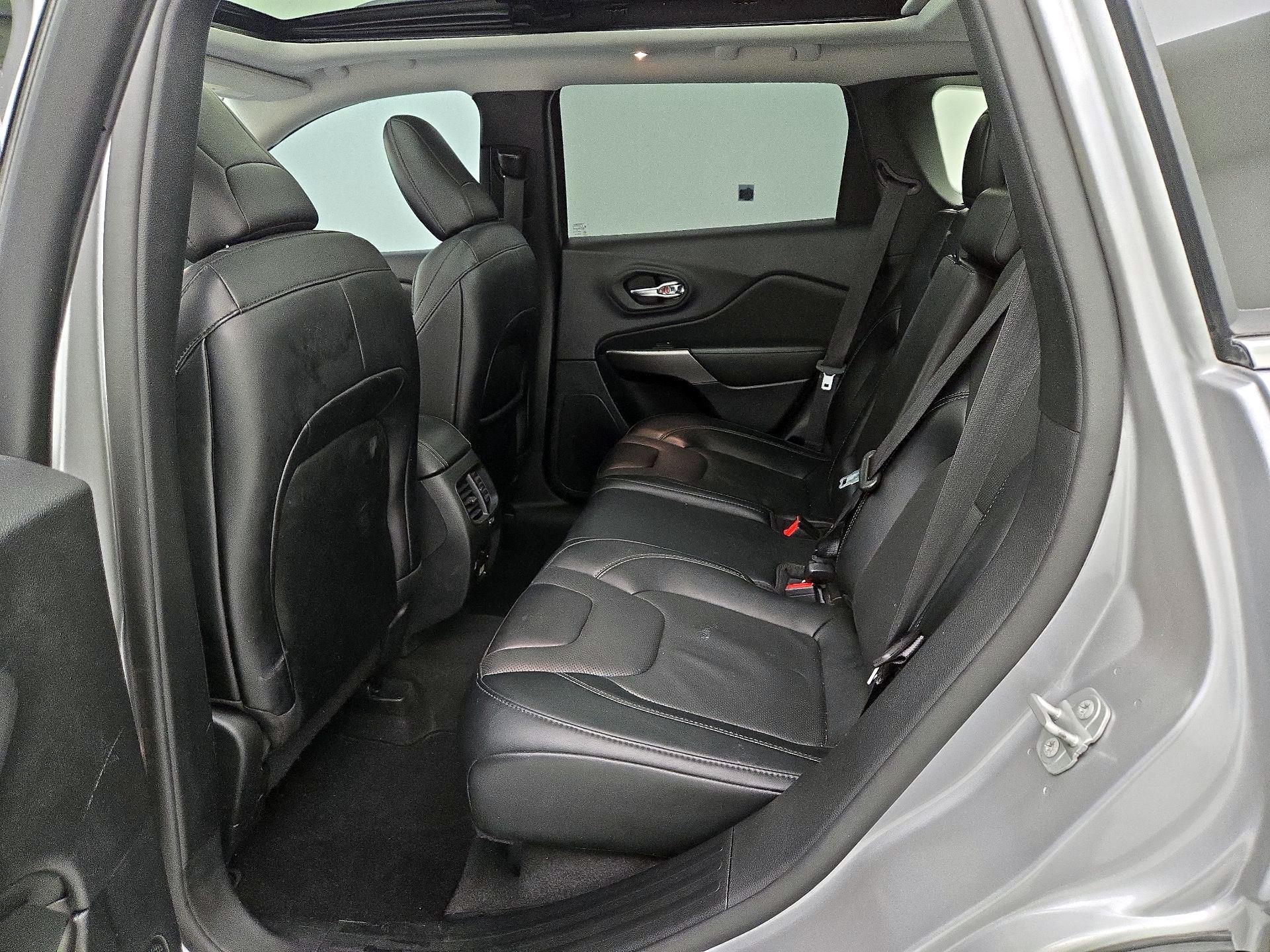 Thumbnail: 2022 Jeep Cherokee - 20