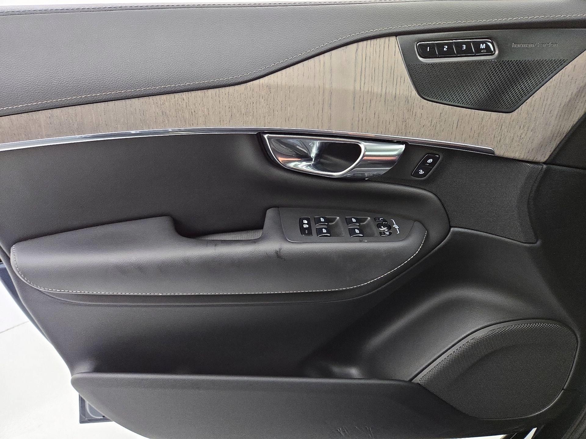 Thumbnail: 2021 Volvo XC90 - 12