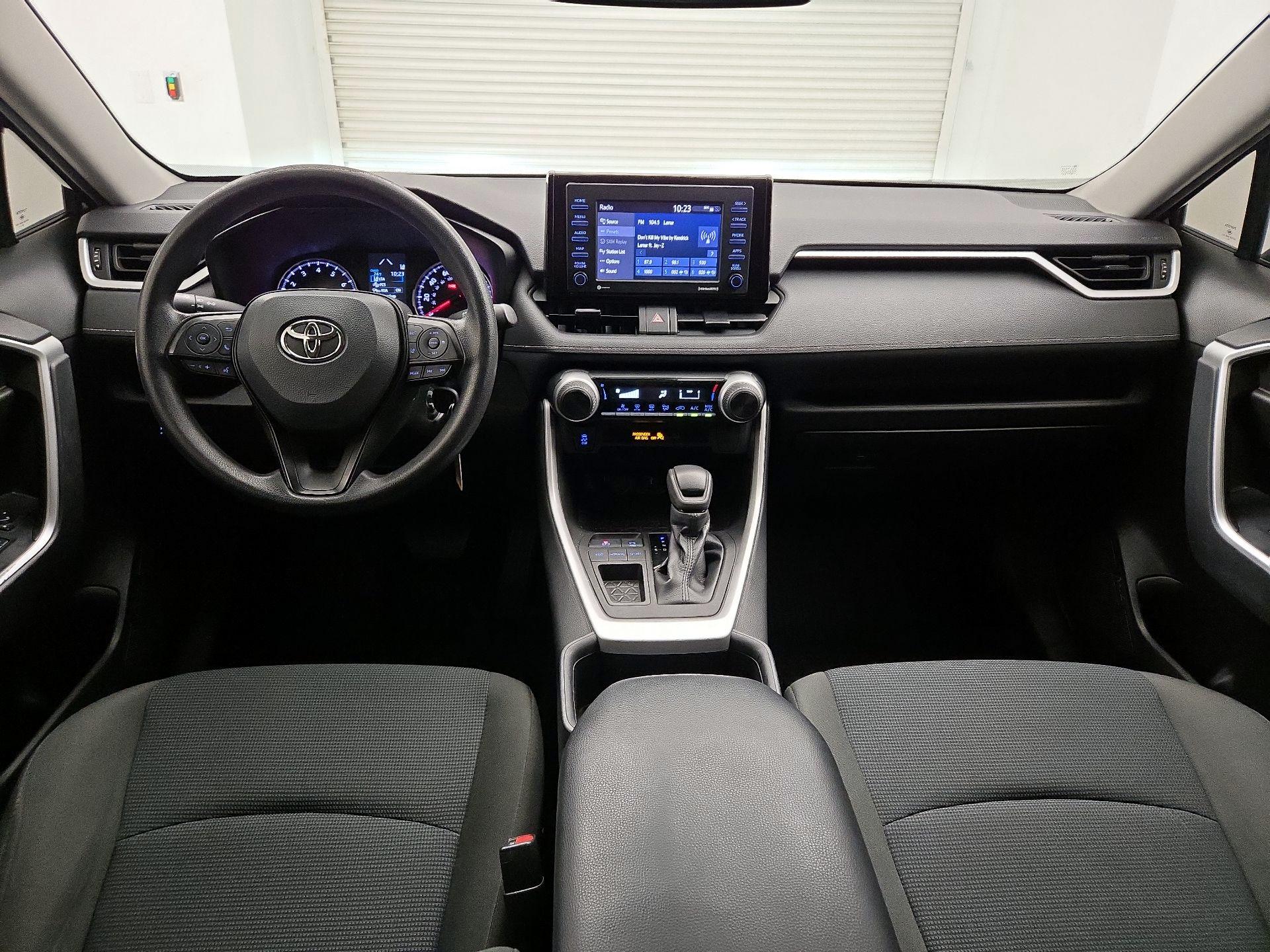 Thumbnail: 2022 Toyota RAV4 - 9