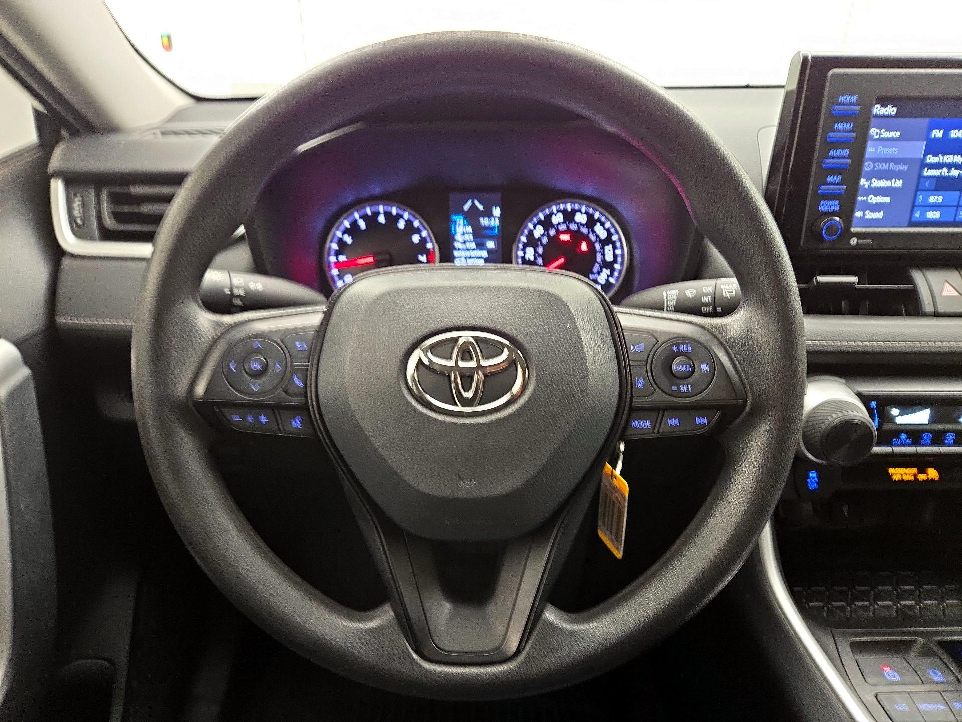 Thumbnail: 2022 Toyota RAV4 - 10