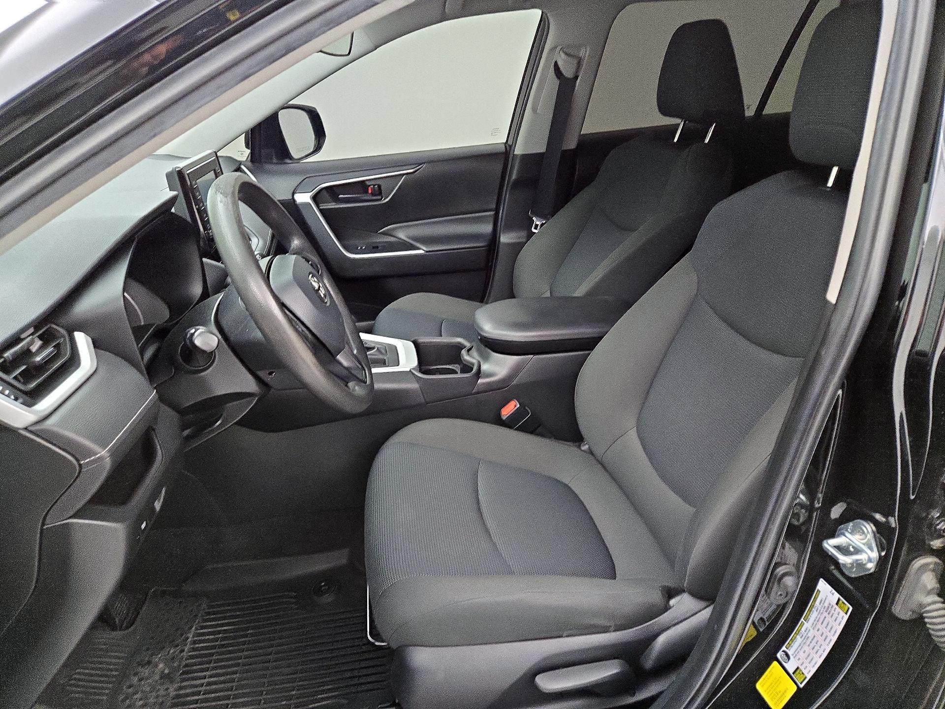 Thumbnail: 2022 Toyota RAV4 - 11