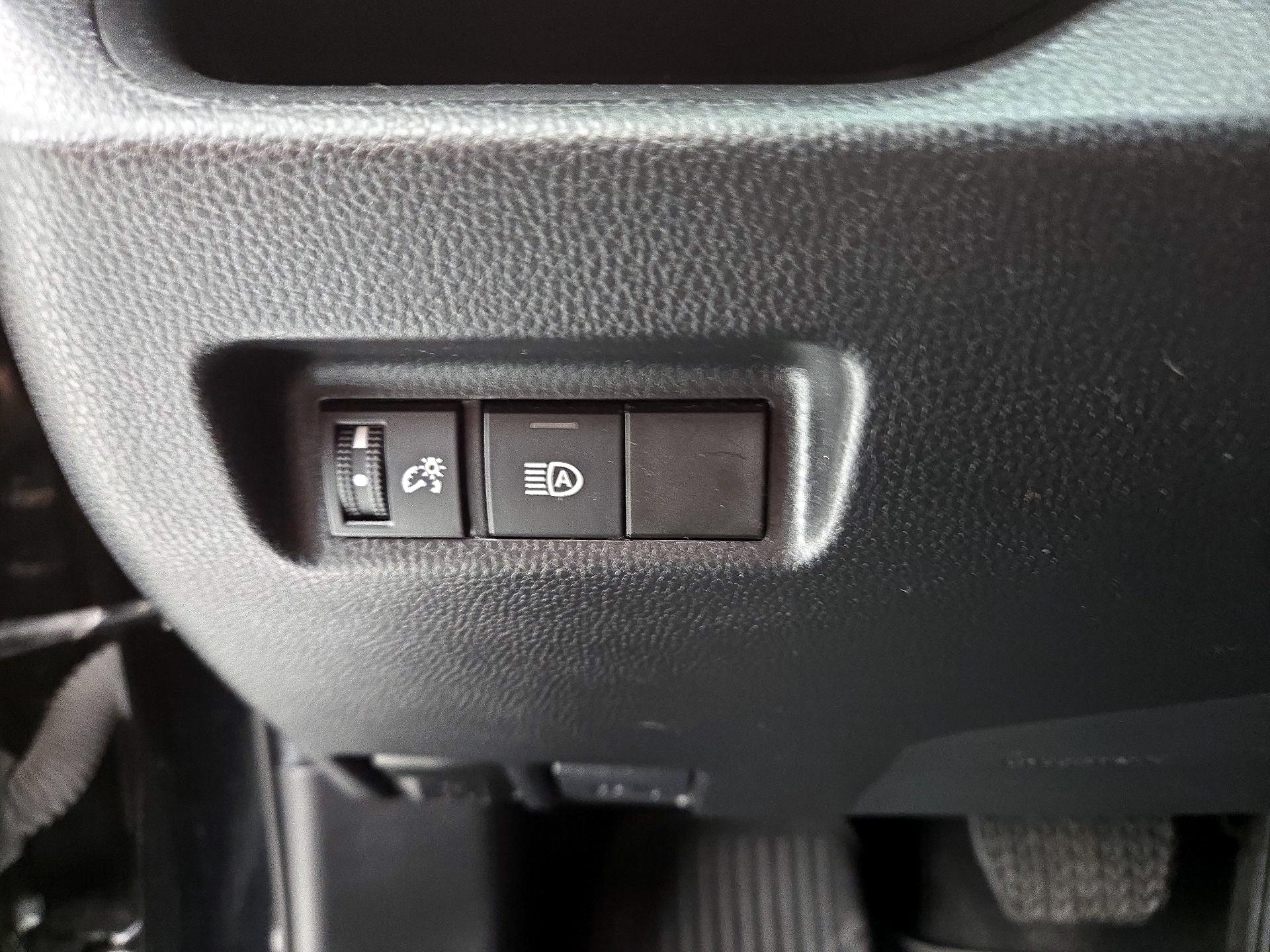 Thumbnail: 2022 Toyota RAV4 - 13