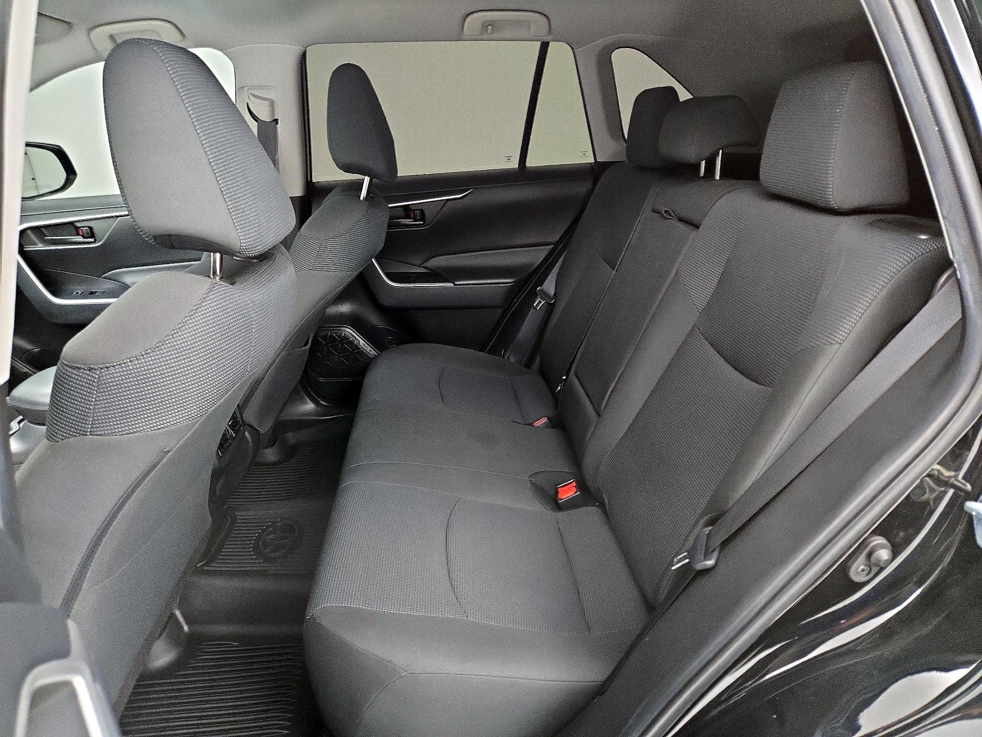 Thumbnail: 2022 Toyota RAV4 - 19