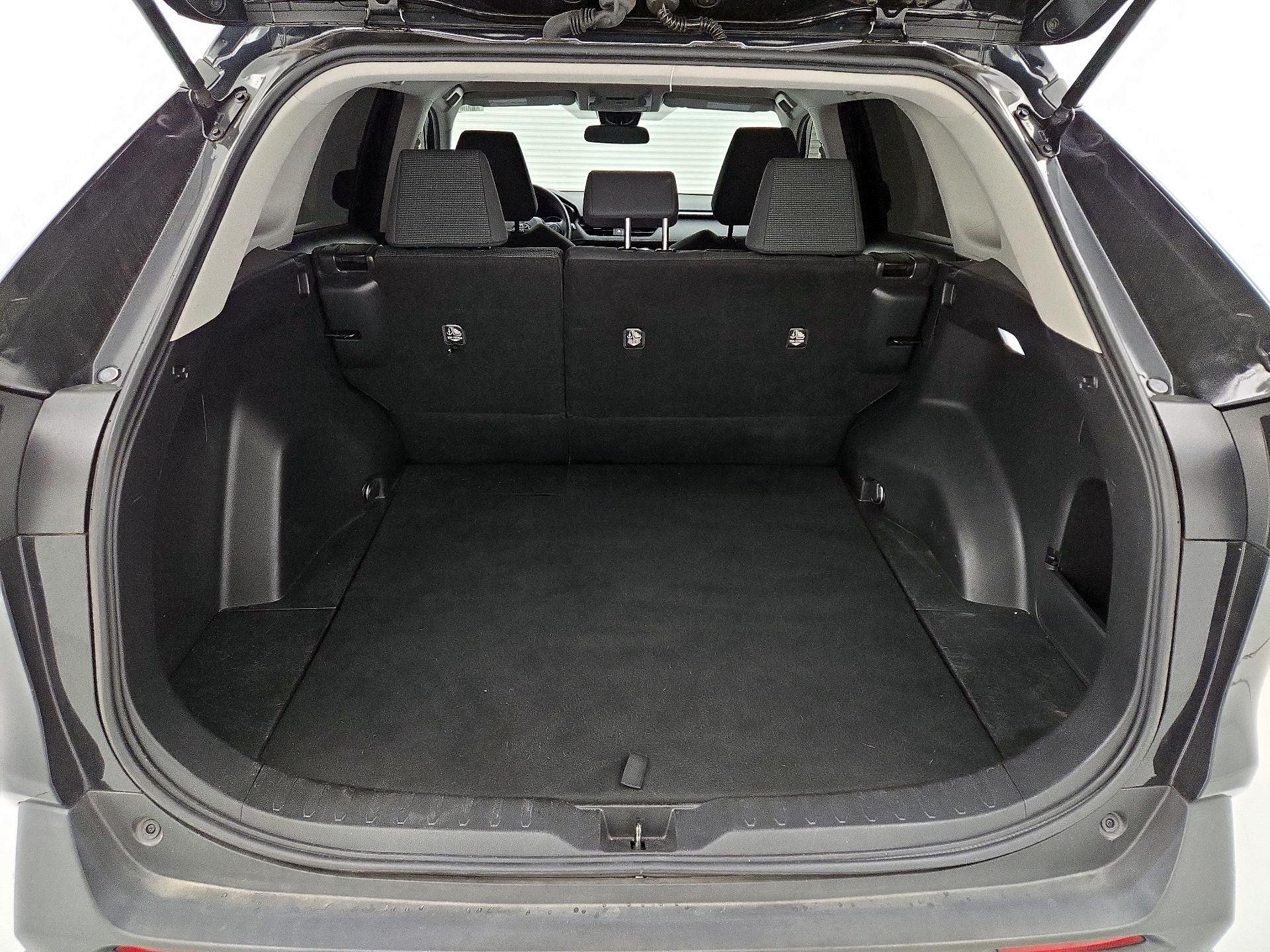 Thumbnail: 2022 Toyota RAV4 - 20