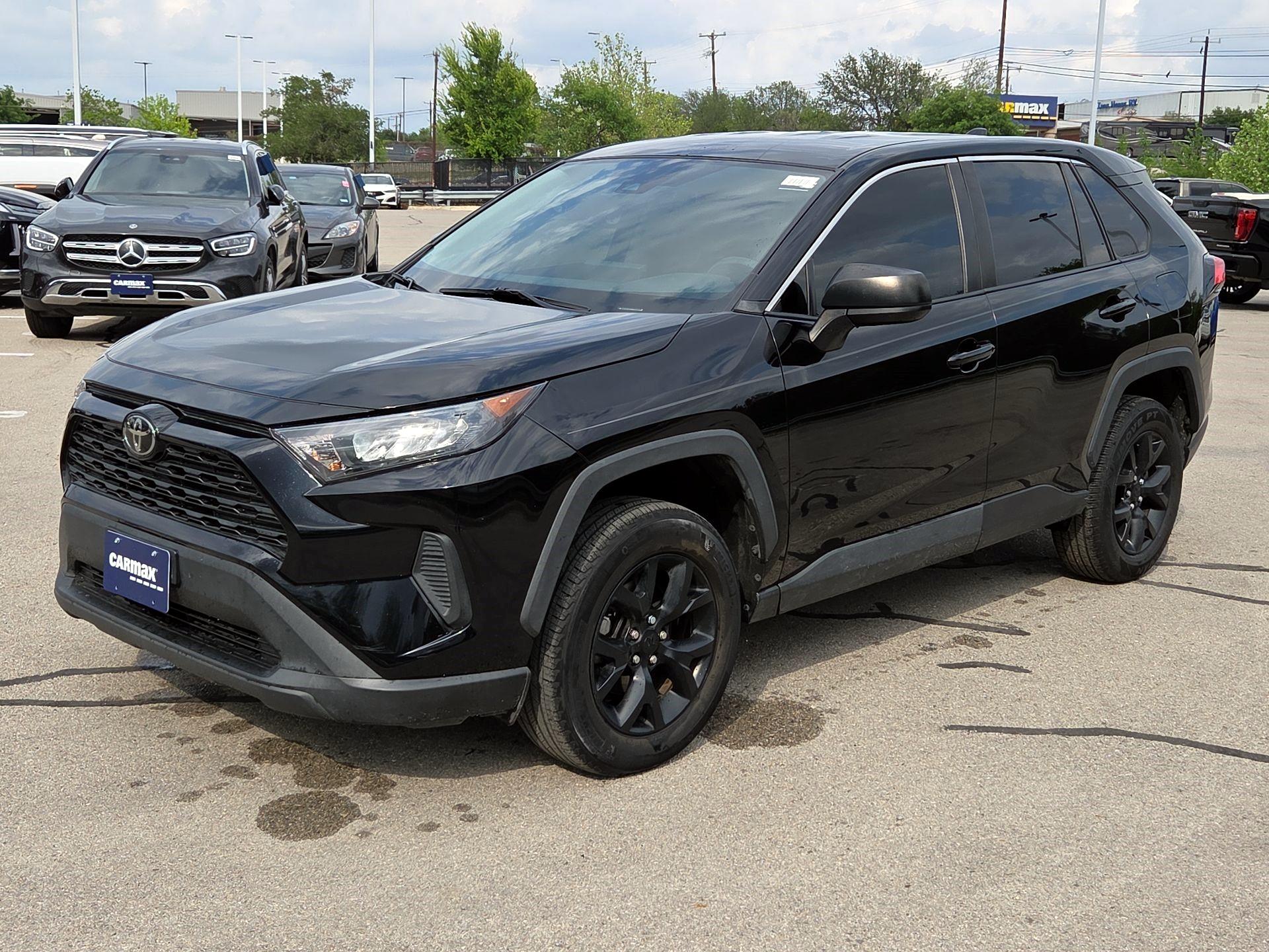 Thumbnail: 2022 Toyota RAV4 - 3