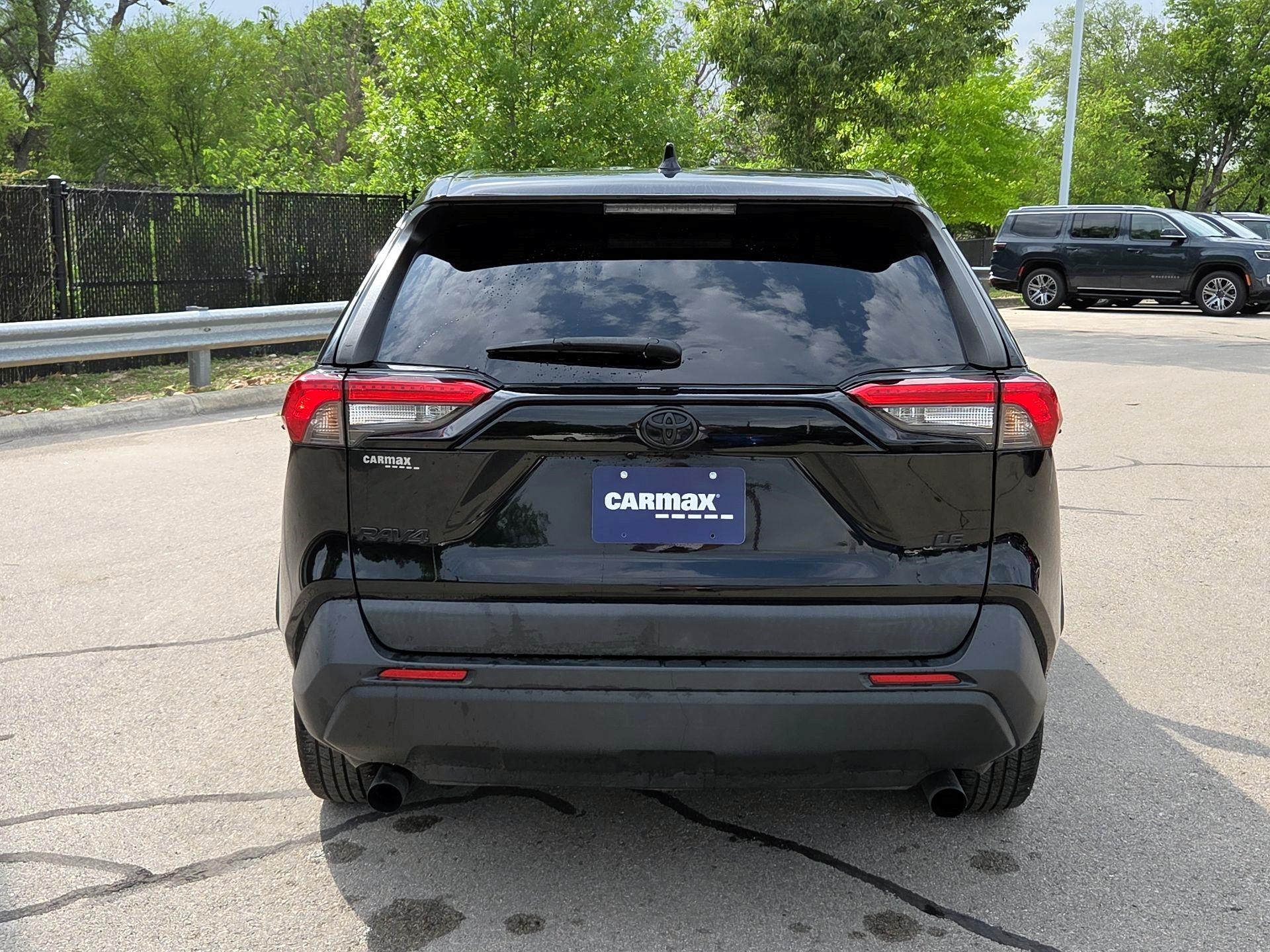 Thumbnail: 2022 Toyota RAV4 - 6