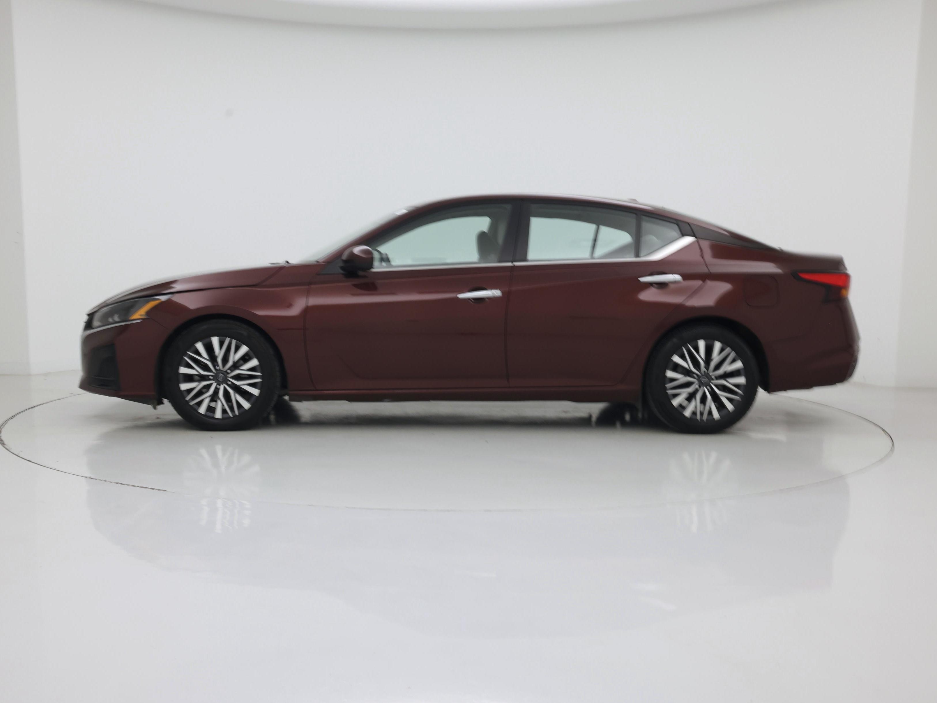 Thumbnail: 2023 Nissan Altima - 3