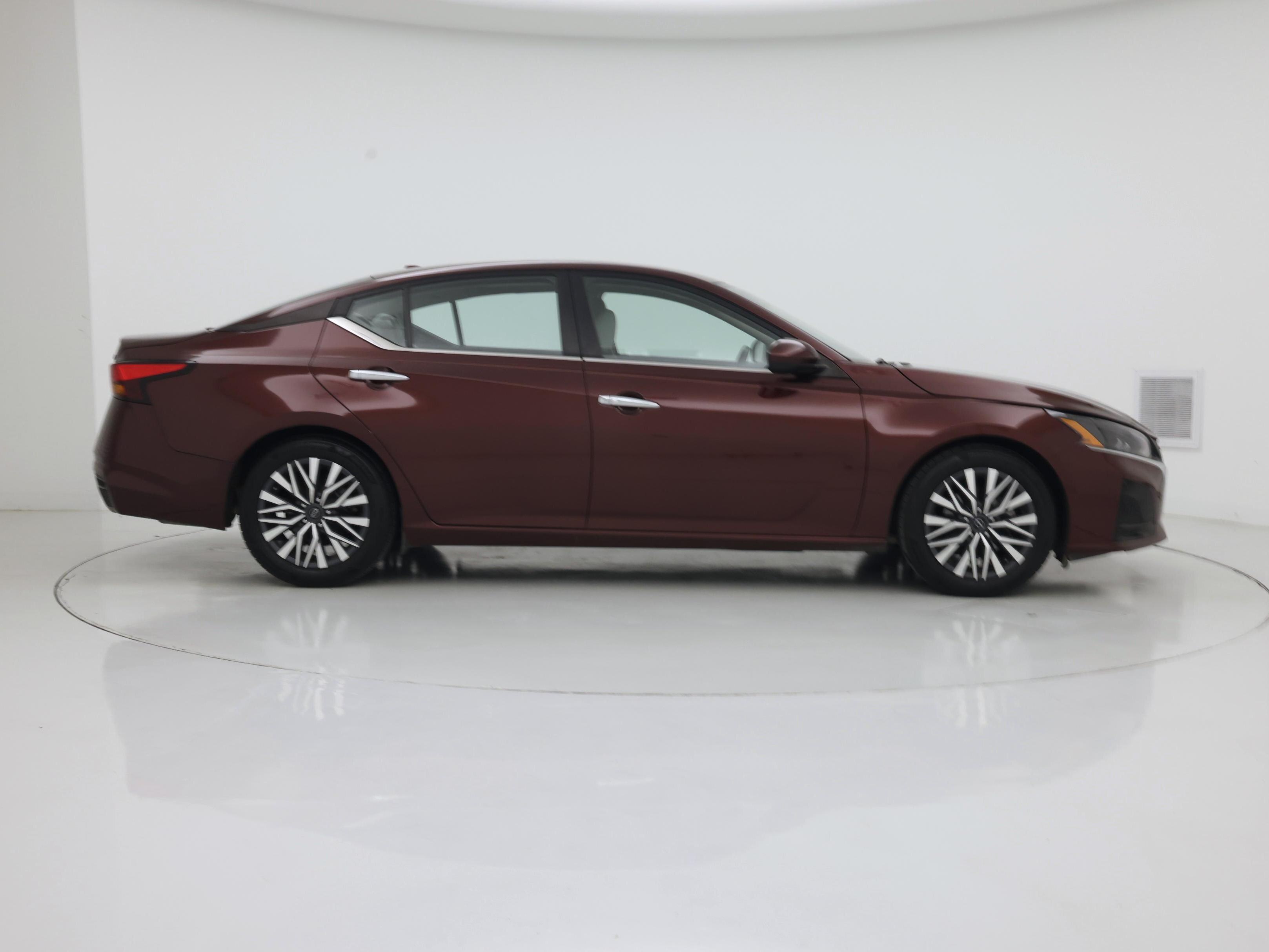 Thumbnail: 2023 Nissan Altima - 7