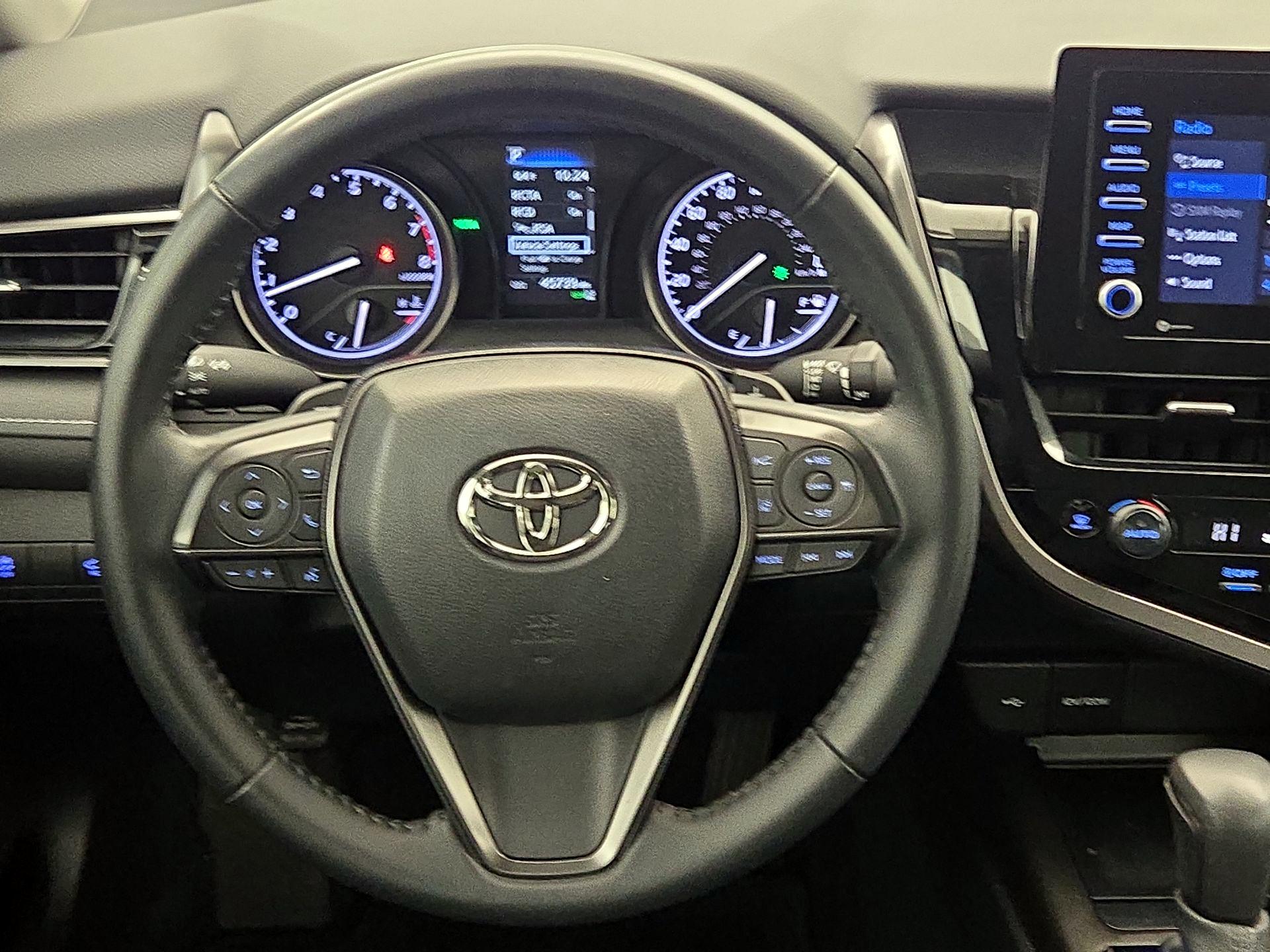 Thumbnail: 2022 Toyota Camry - 10