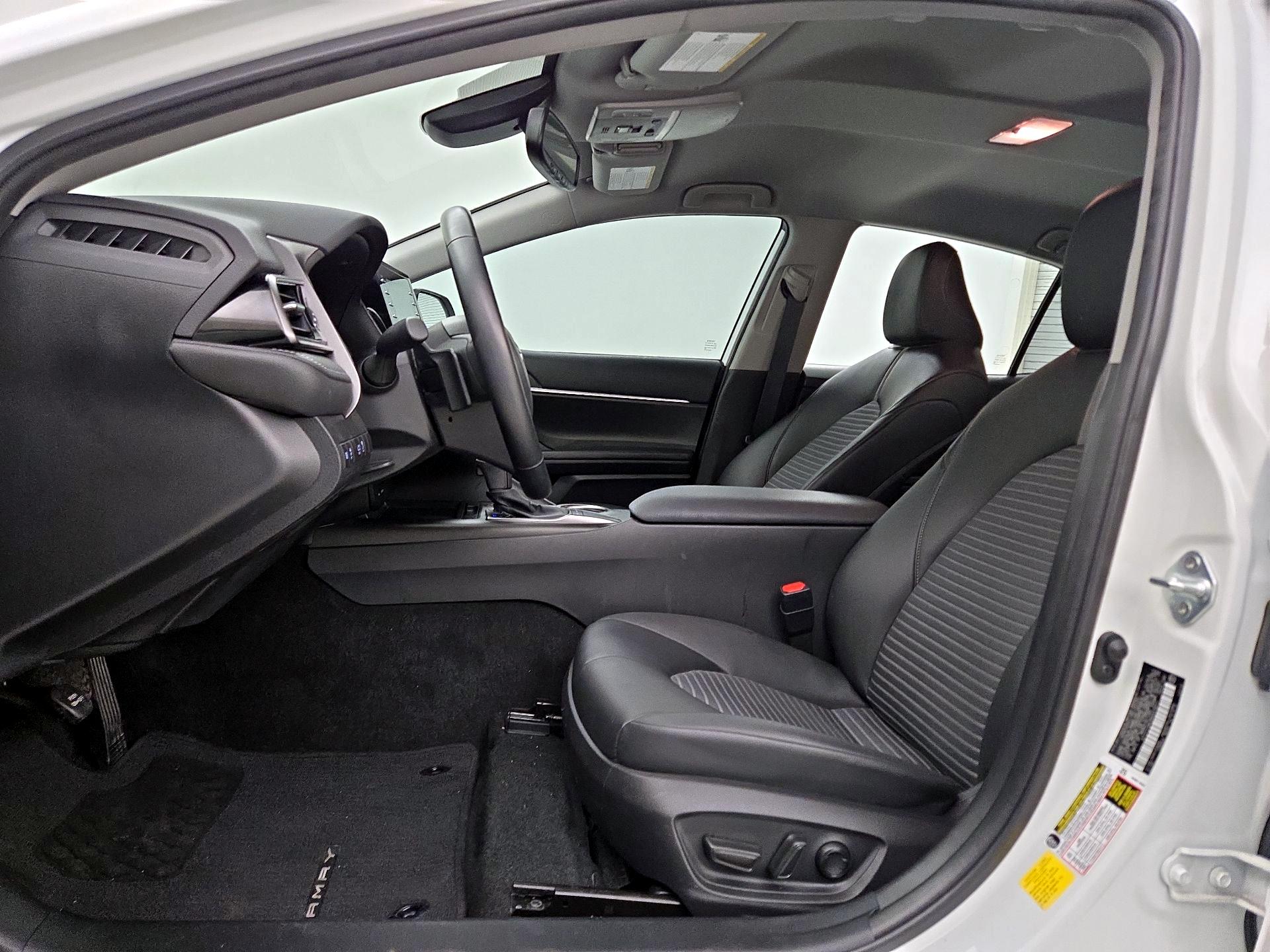 Thumbnail: 2022 Toyota Camry - 11