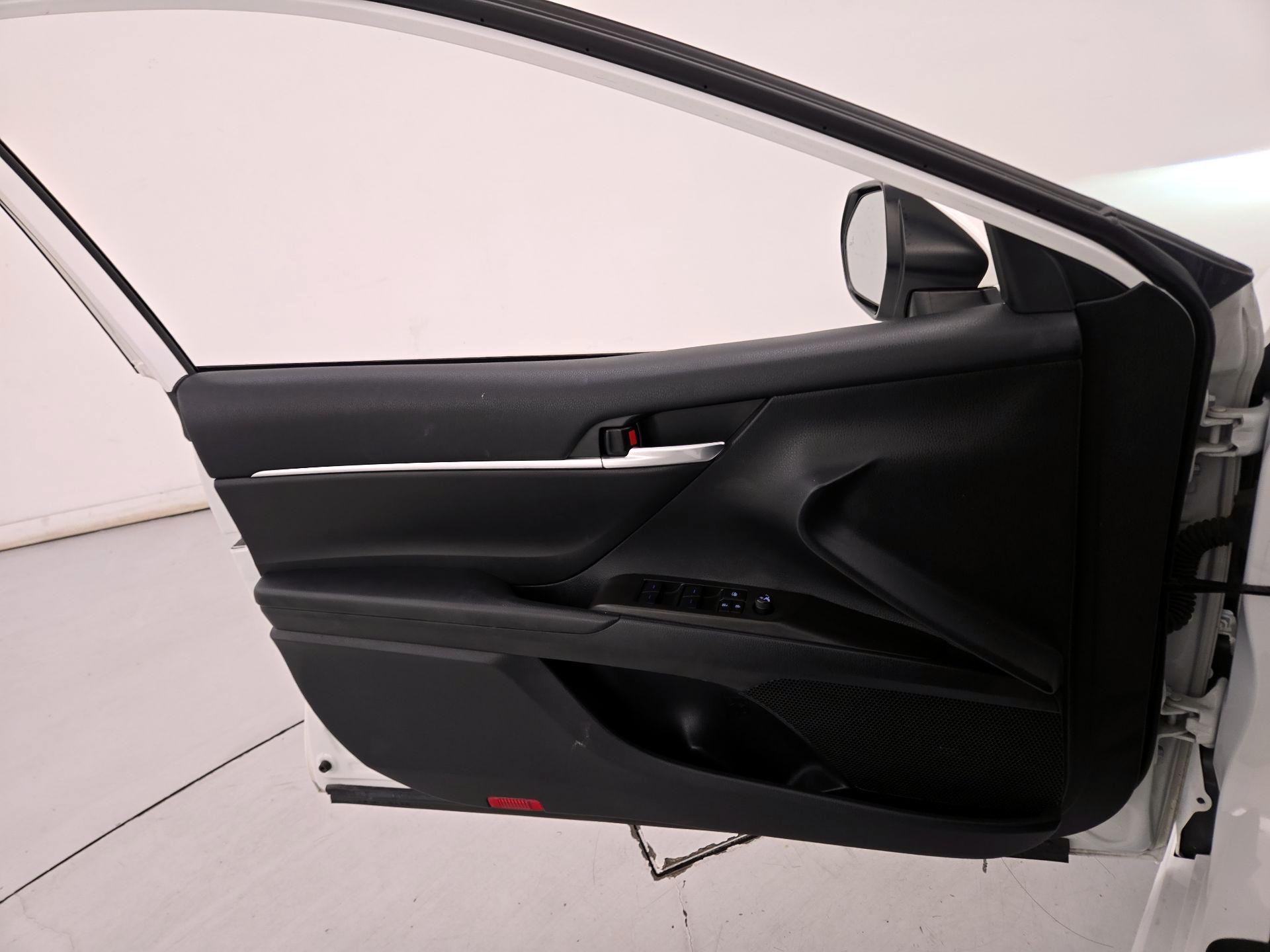 Thumbnail: 2022 Toyota Camry - 12