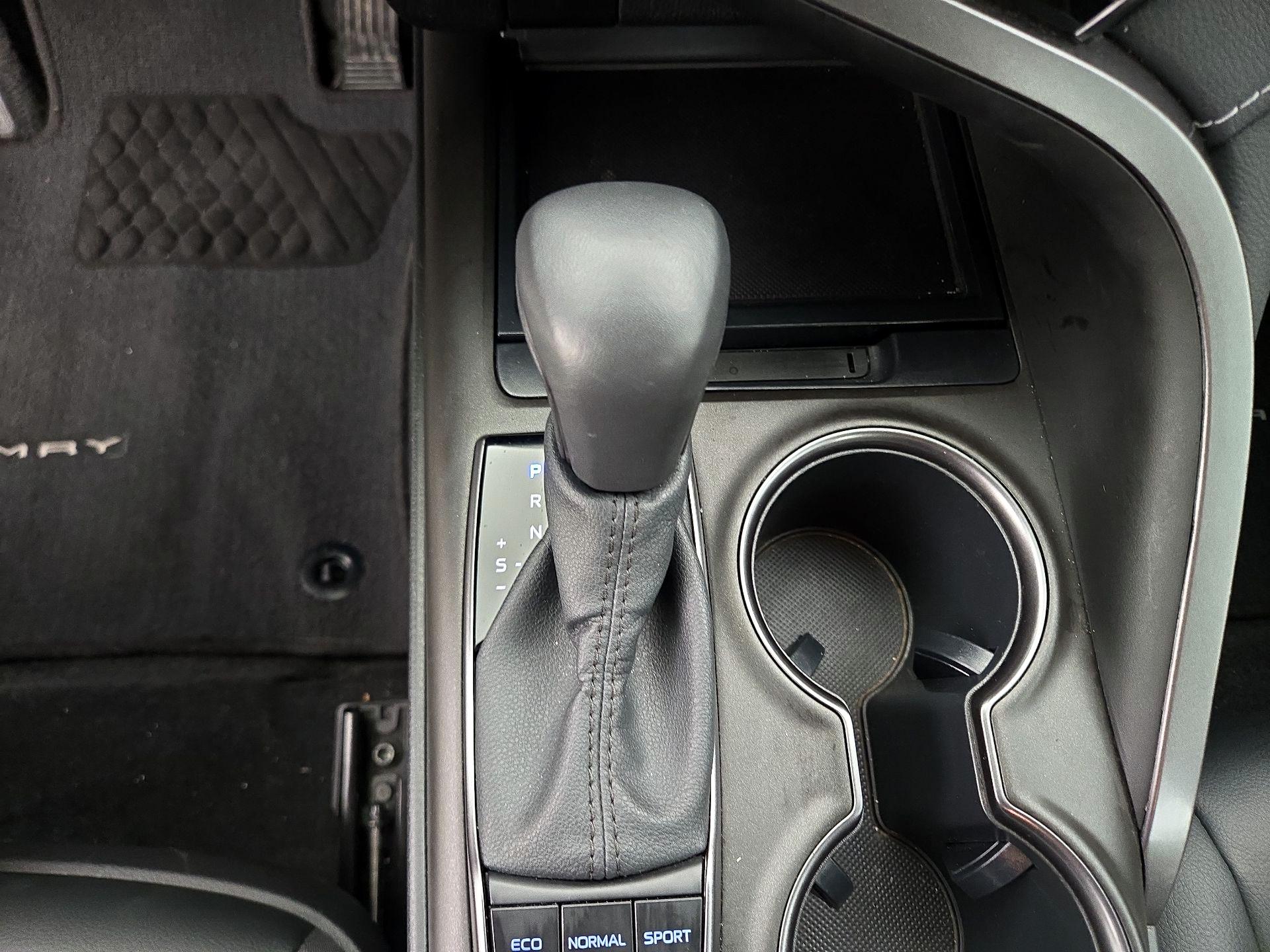 Thumbnail: 2022 Toyota Camry - 17