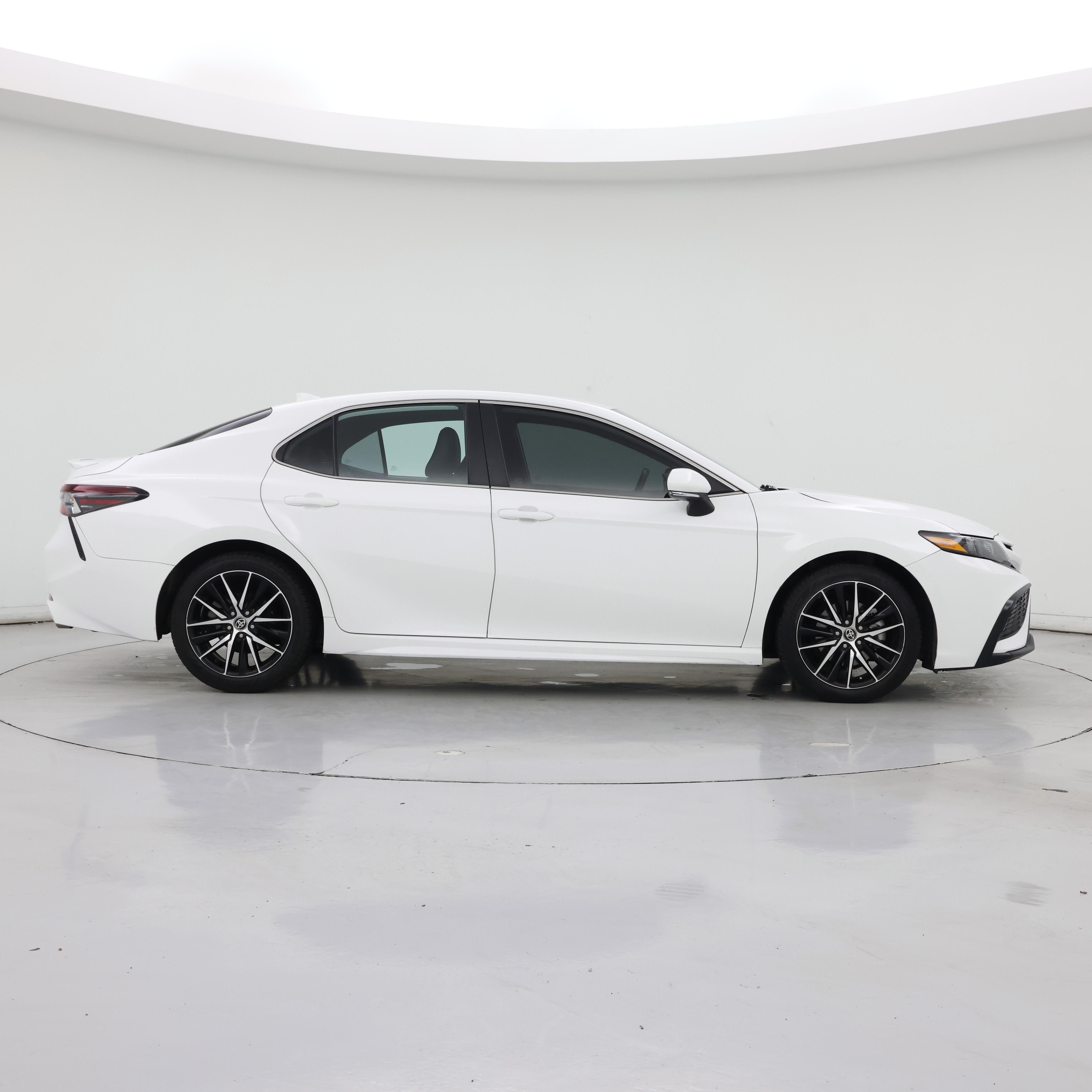 Thumbnail: 2022 Toyota Camry - 7