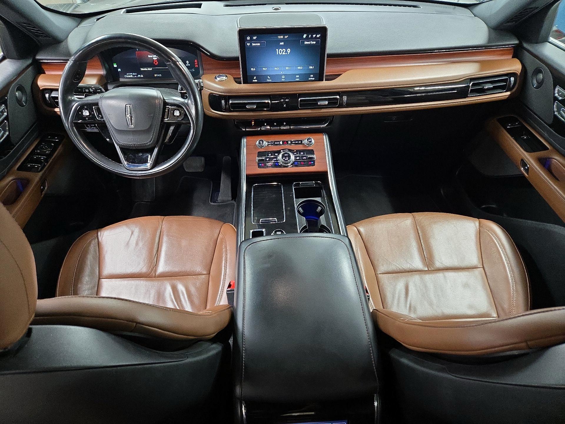 Thumbnail: 2023 Lincoln Aviator - 9