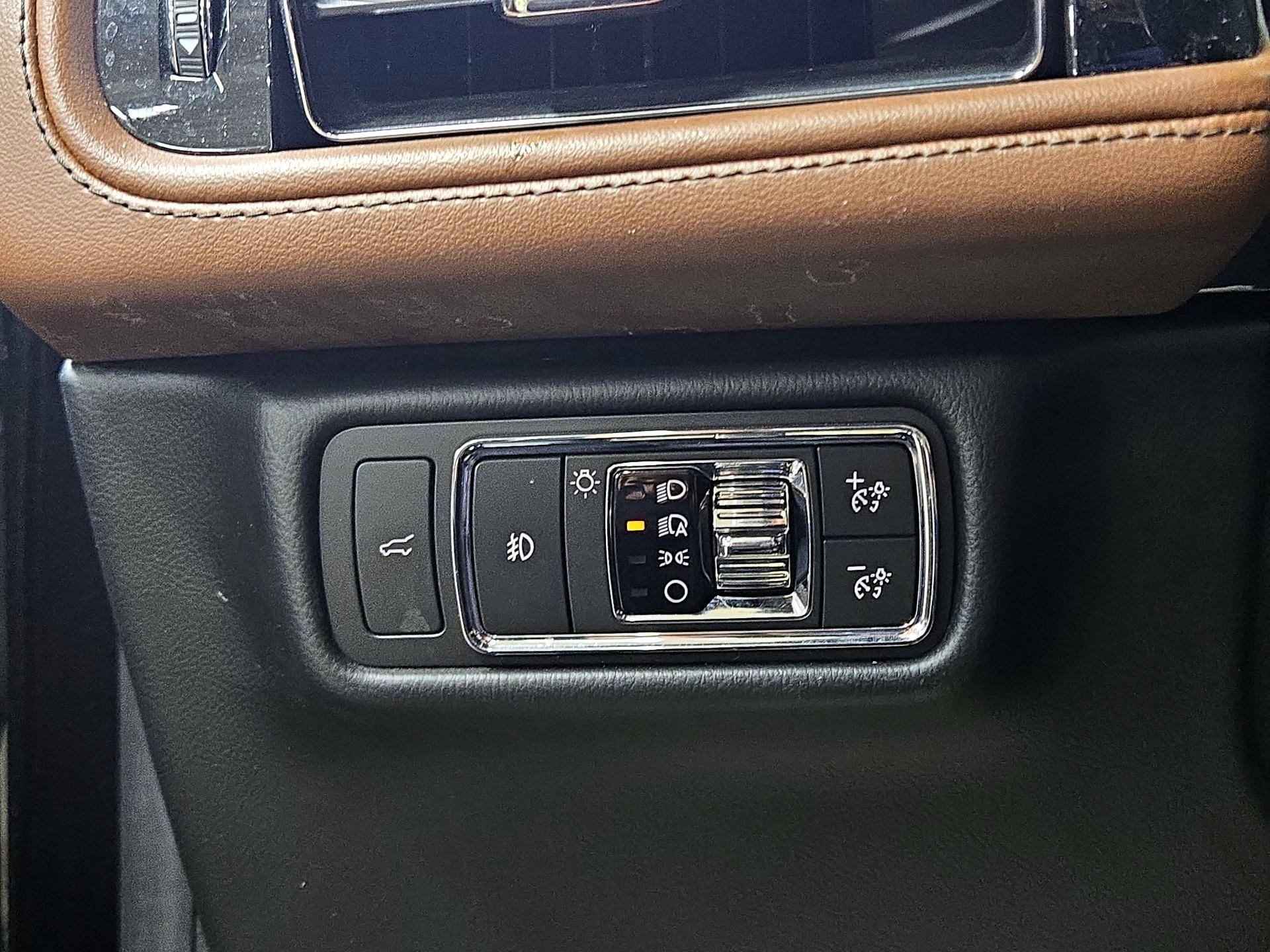 Thumbnail: 2023 Lincoln Aviator - 13