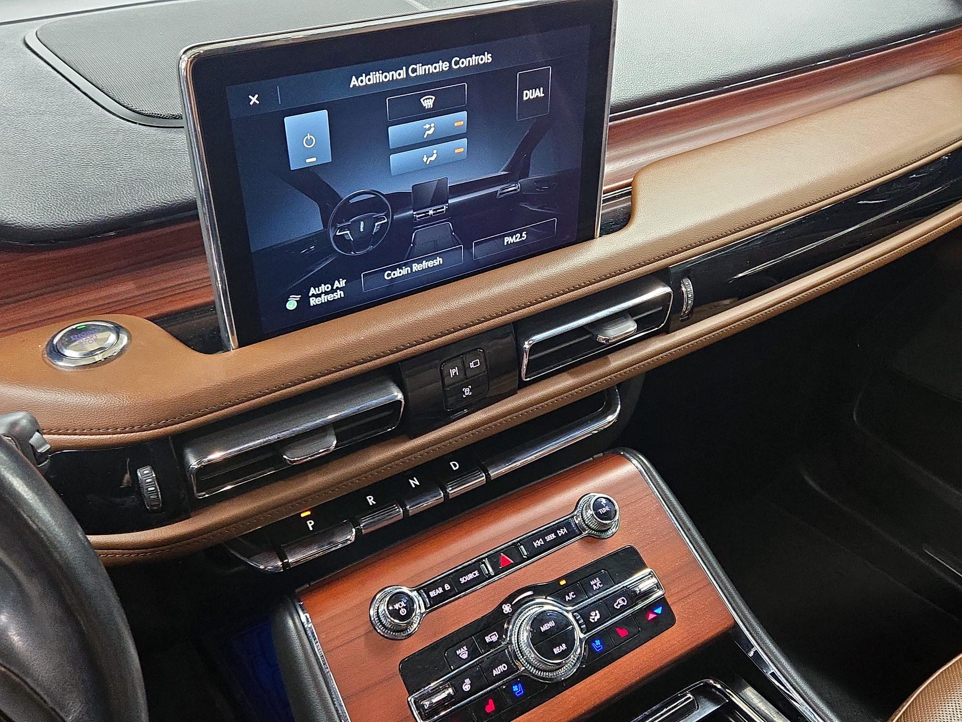 Thumbnail: 2023 Lincoln Aviator - 17