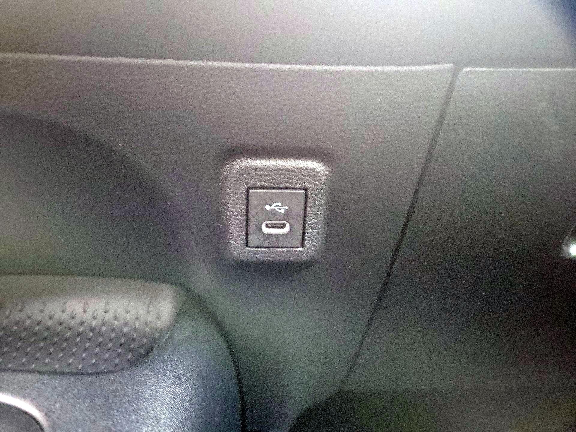 Thumbnail: 2025 Toyota Corolla - 18