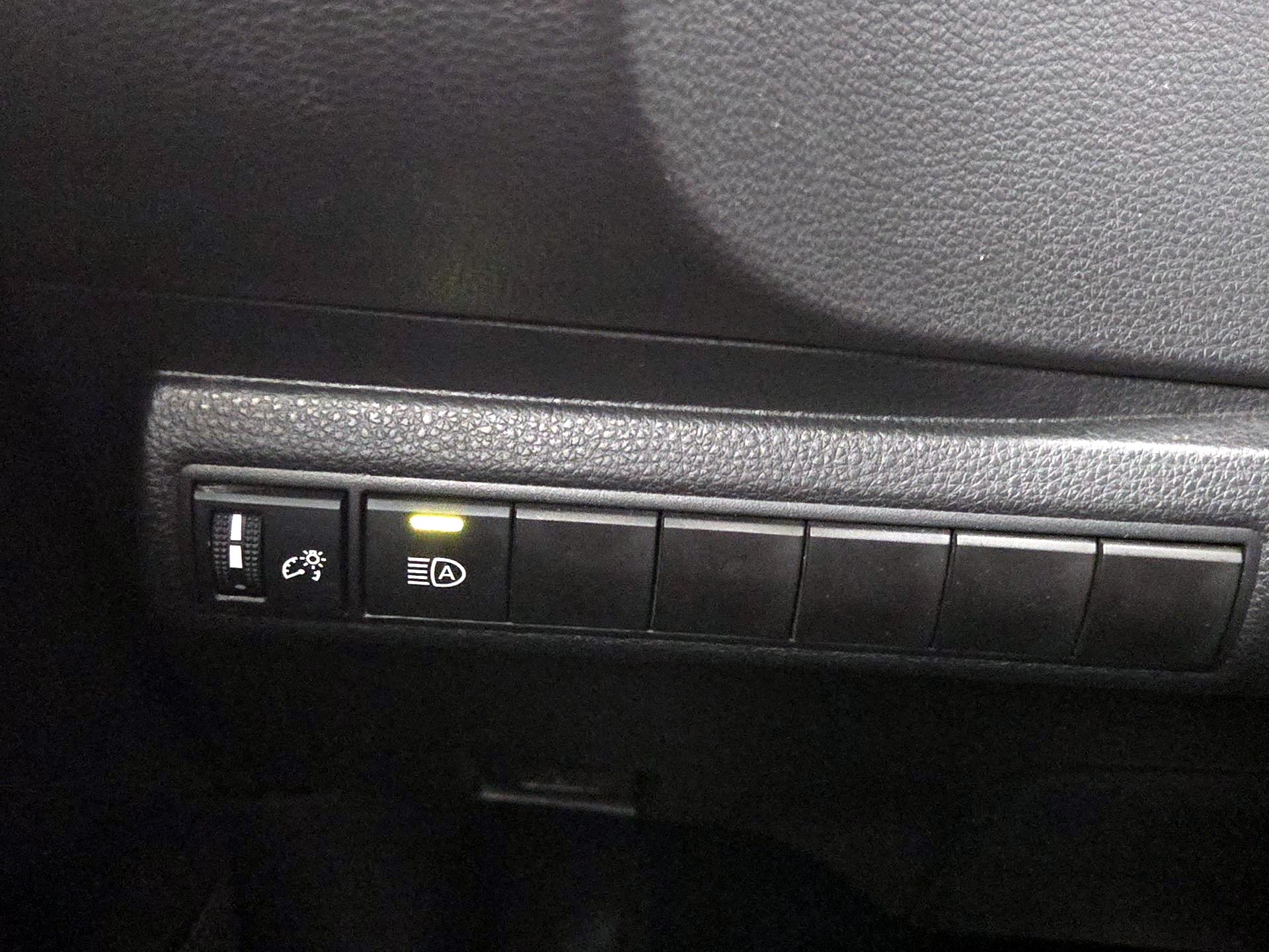 Thumbnail: 2025 Toyota Corolla - 13