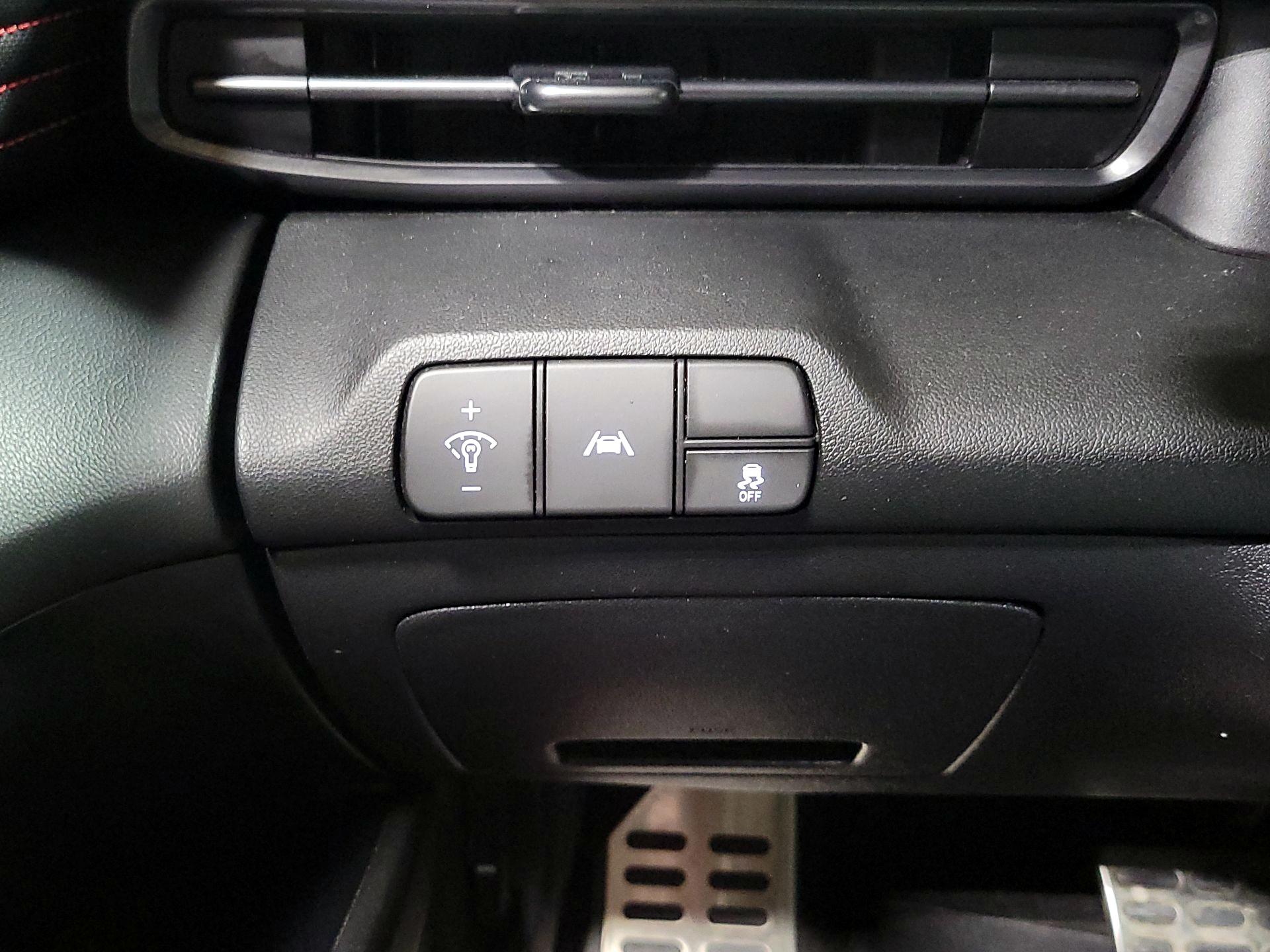 Thumbnail: 2023 Hyundai Elantra - 13