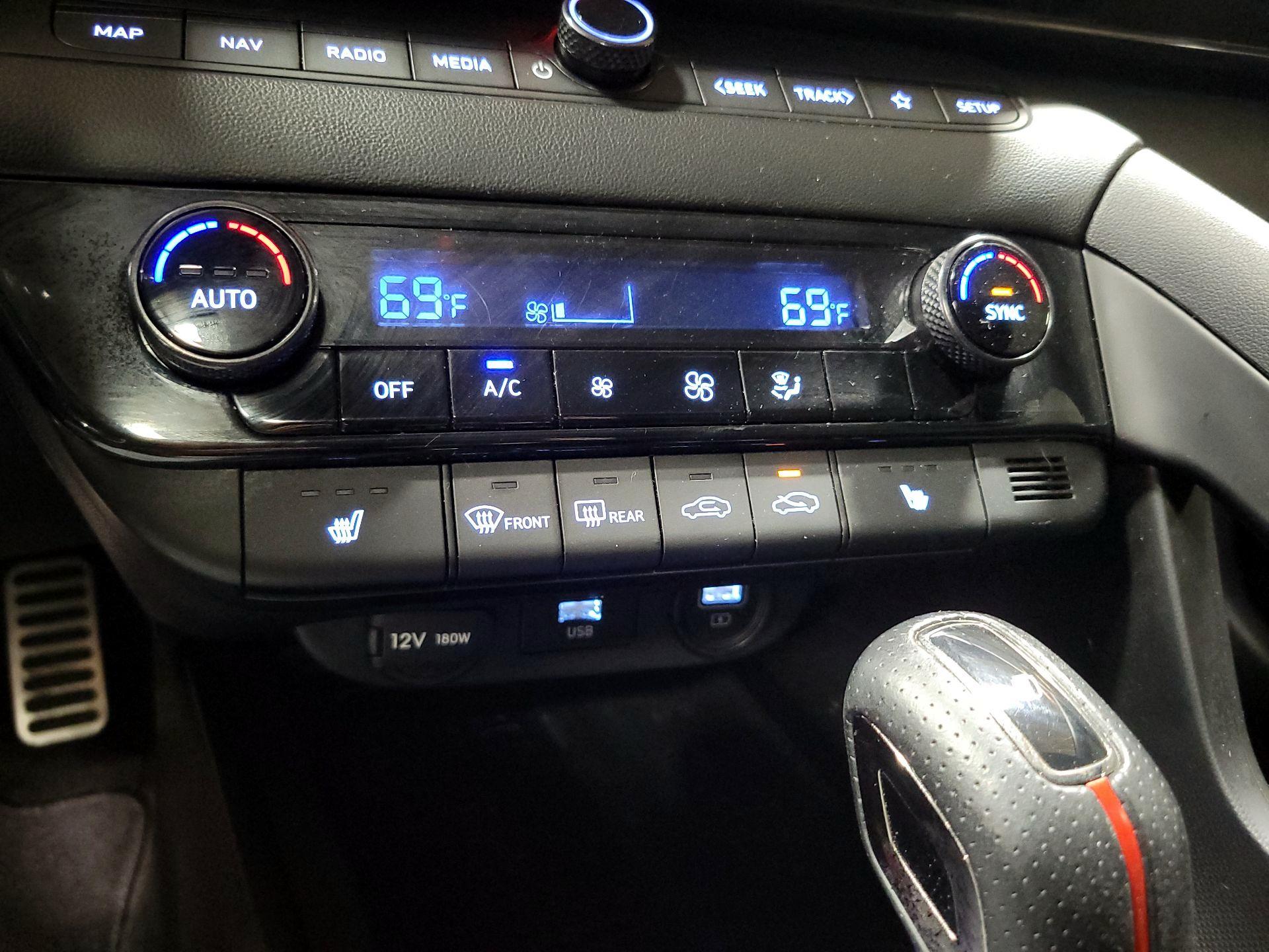 Thumbnail: 2023 Hyundai Elantra - 17