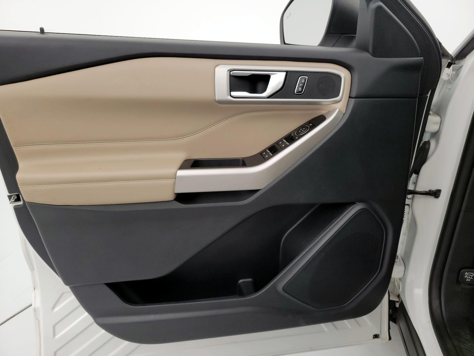 2022 Ford Explorer XLT - Photo 13