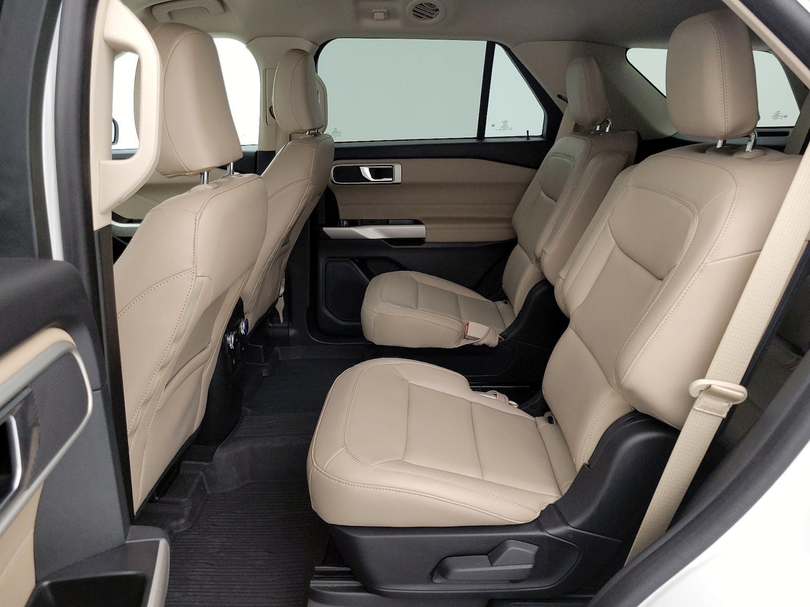2022 Ford Explorer XLT - Photo 21