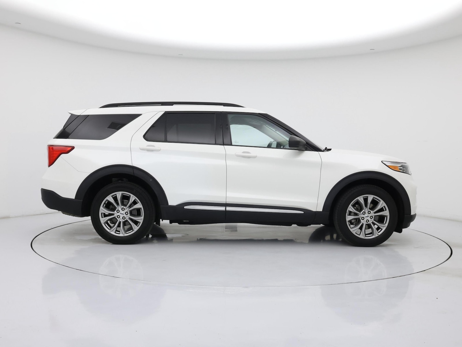 2022 Ford Explorer XLT - Photo 8