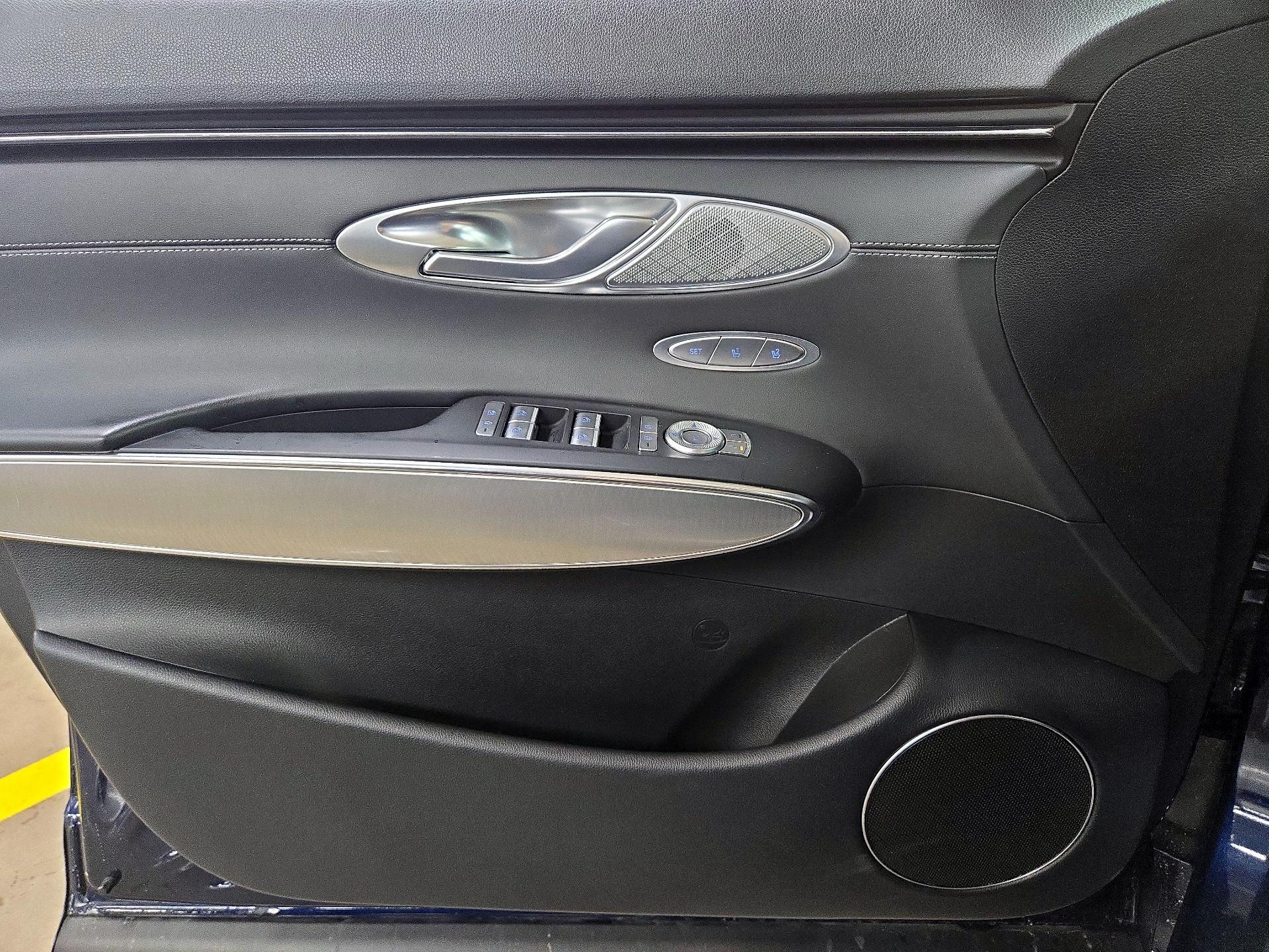 Thumbnail: 2024 Genesis GV70 - 12