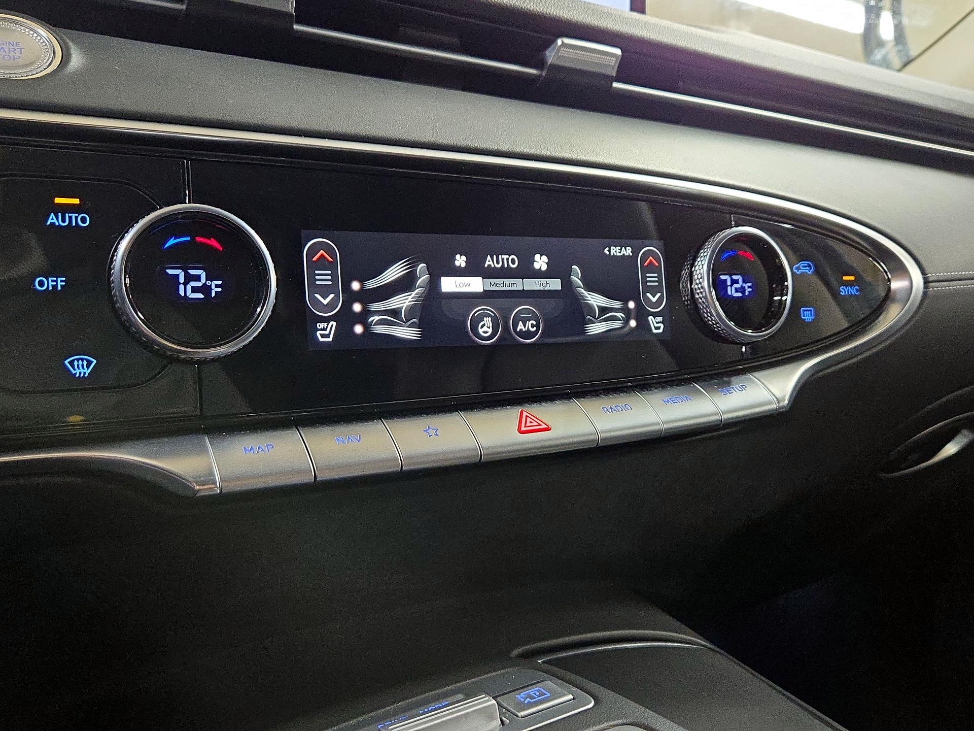 Thumbnail: 2024 Genesis GV70 - 17